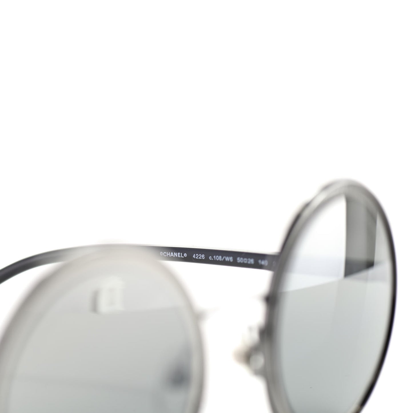 Round Sunglasses 4226 Black