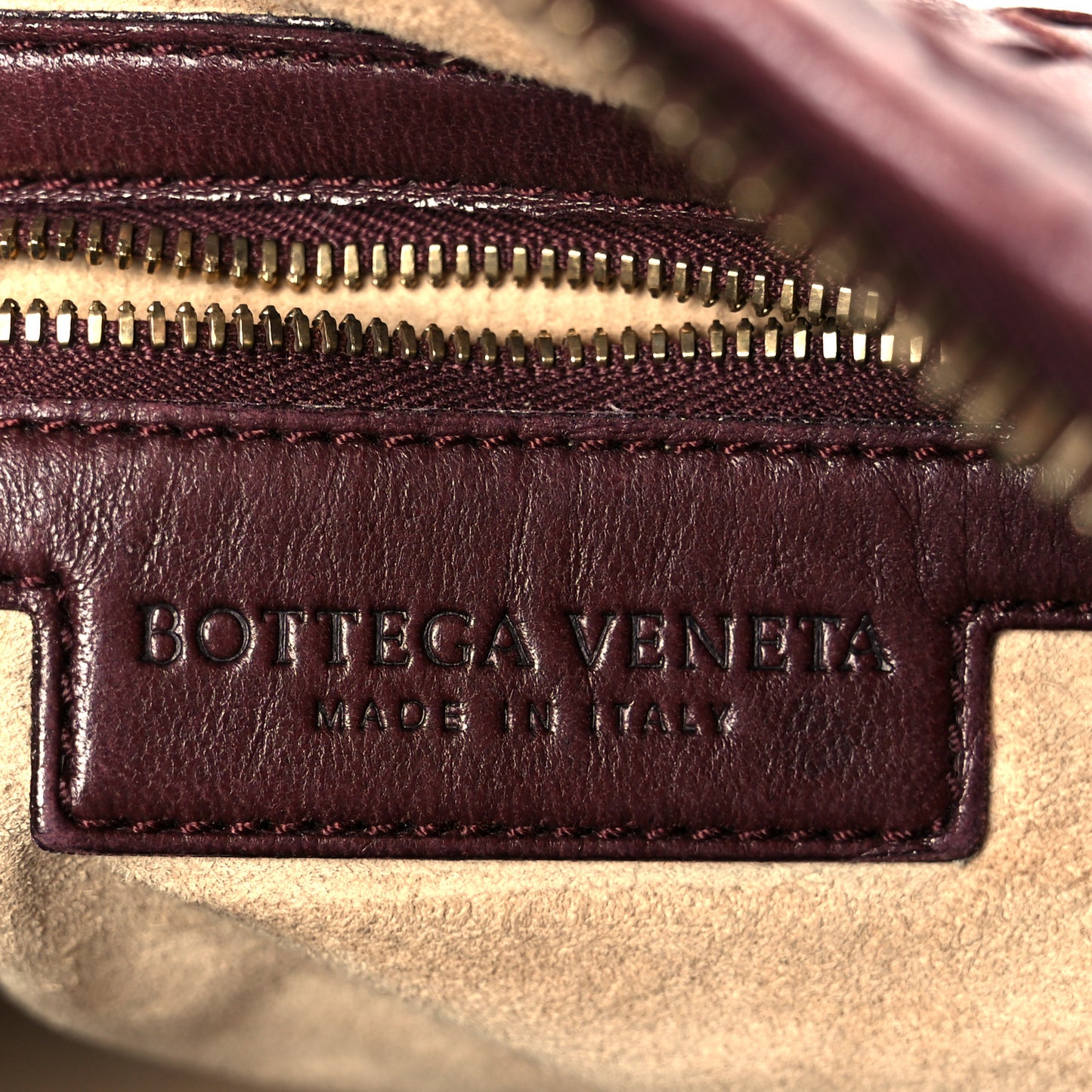 Nappa Intrecciato Medium Veneta Hobo Dark Red