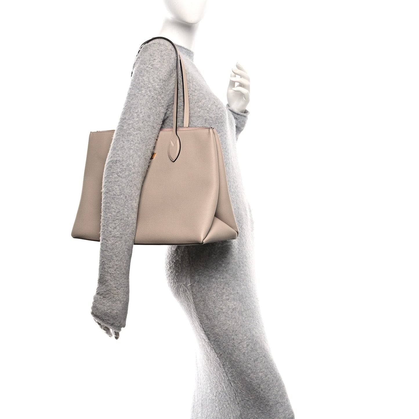 Grained Calfskin Lockme Shopper Greige