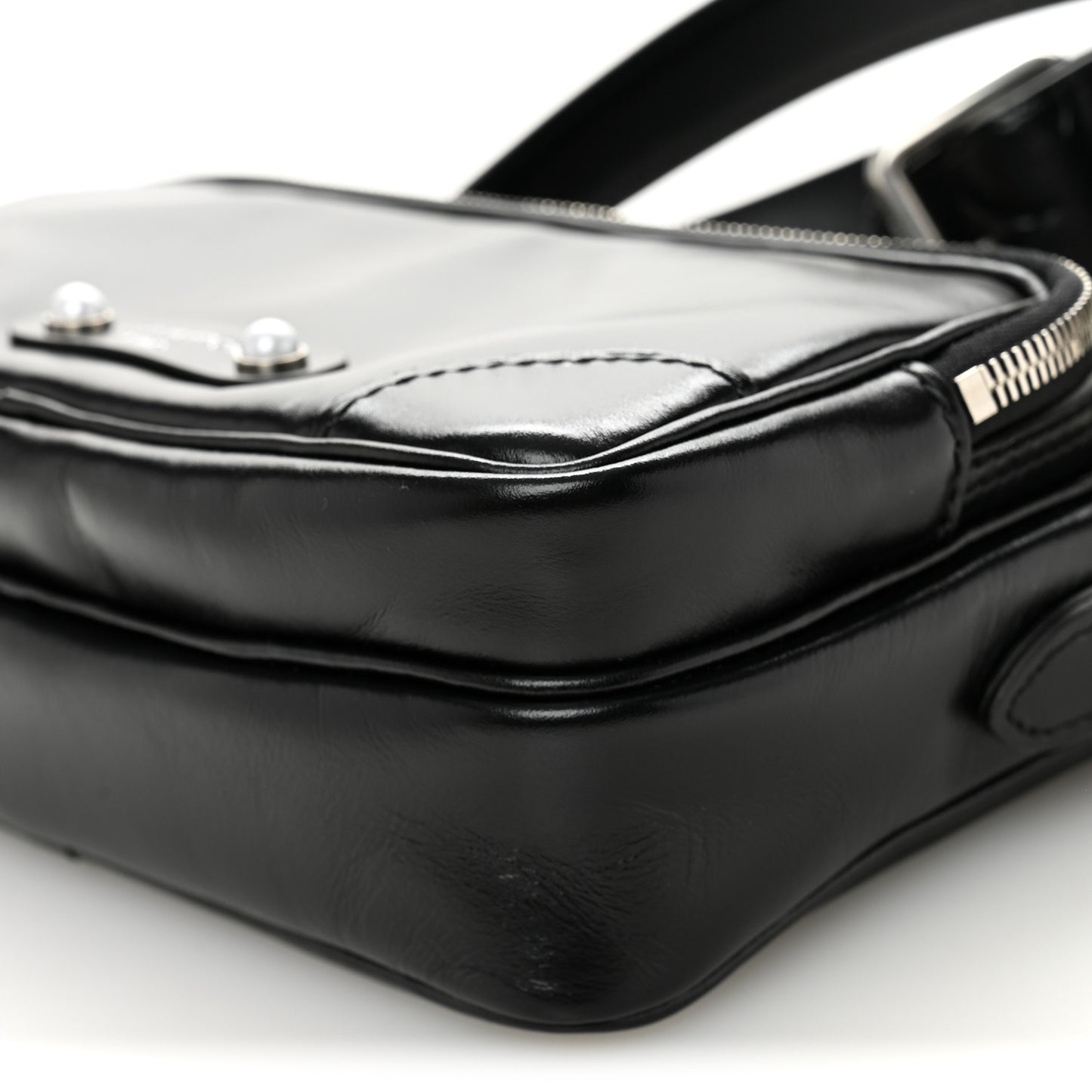 Calfskin Nil City Shoulder Bag Night Black