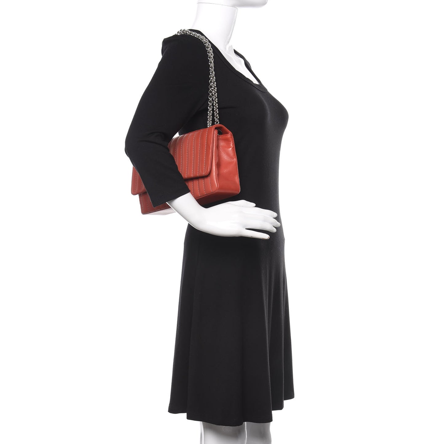Lambskin Vertical Quilted Medium Single Flap Red