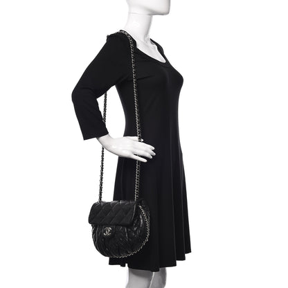 Chanel Washed Lambskin Quilted Medium Chain Around Messenger Black 2 of 11