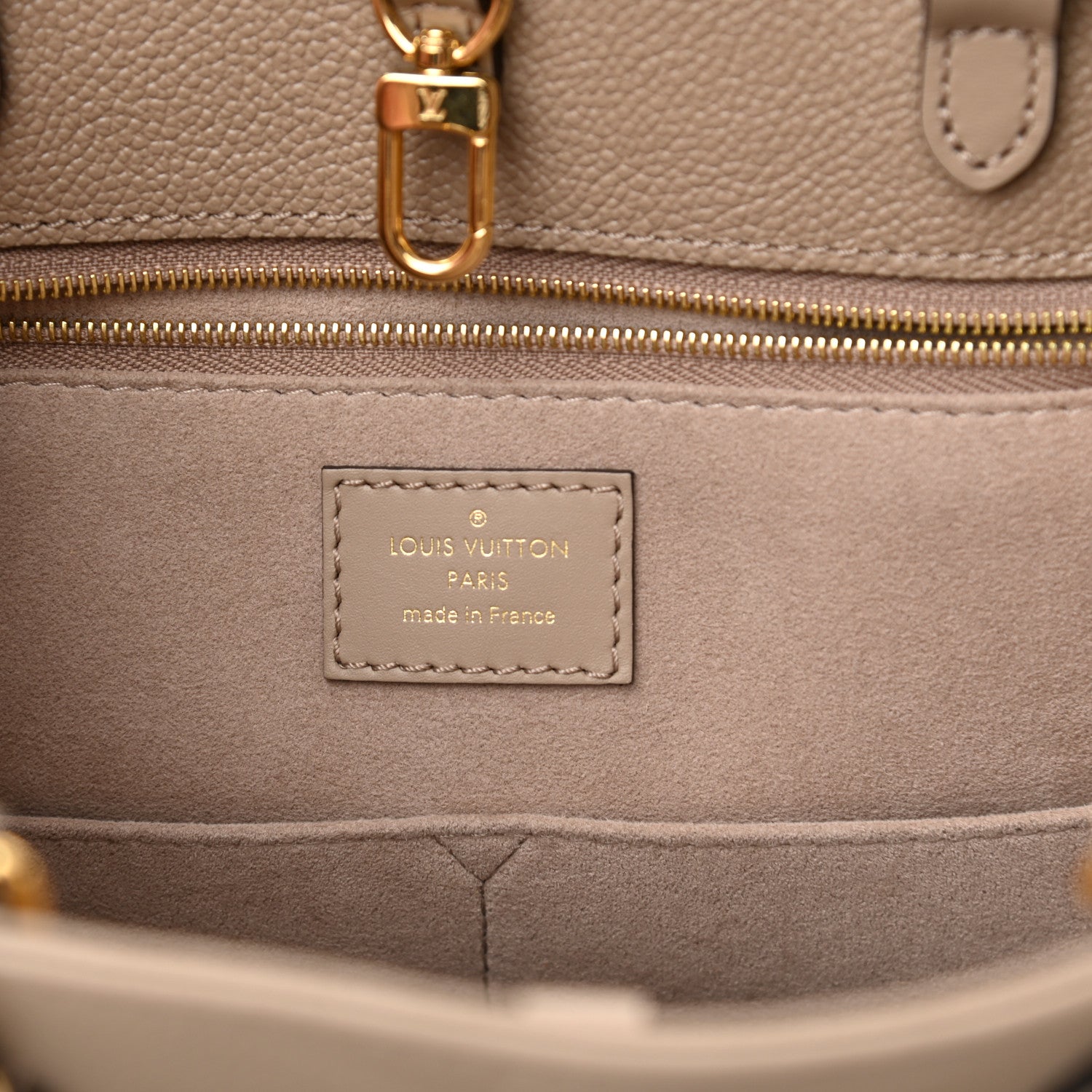 Louis Vuitton Empreinte Monogram Giant Onthego MM Tourterelle 6 of 15