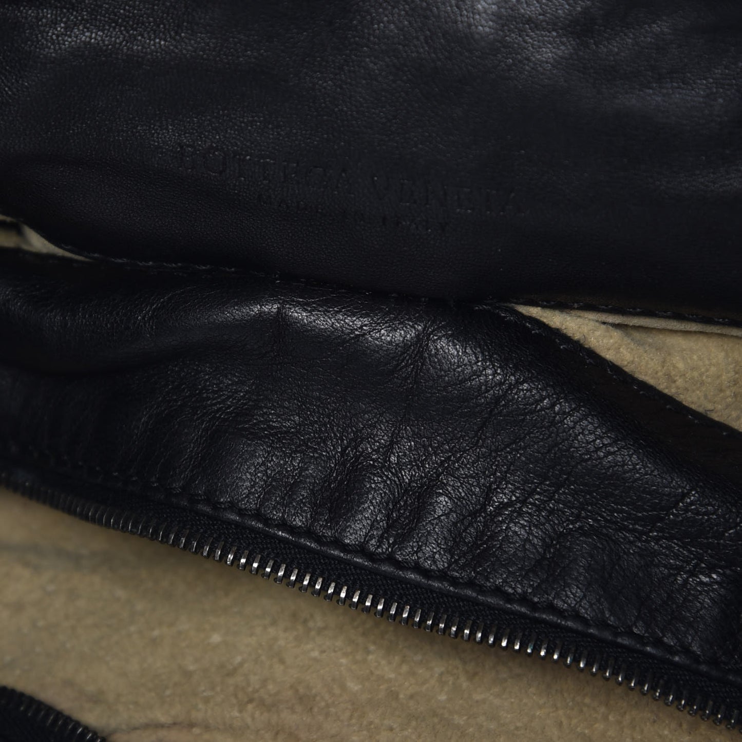 Nappa Intrecciato Ball Hobo Black