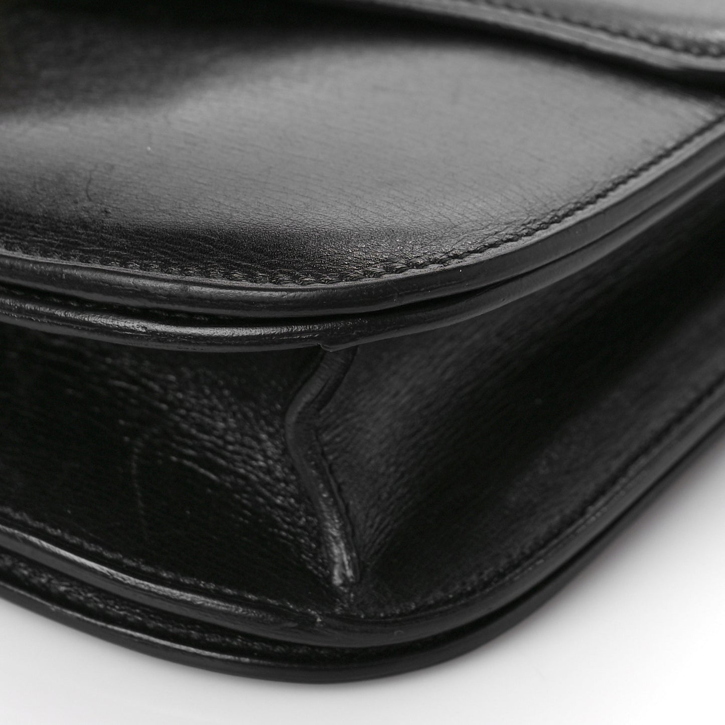 Box Calfskin Medium Classic Box Flap Bag Black
