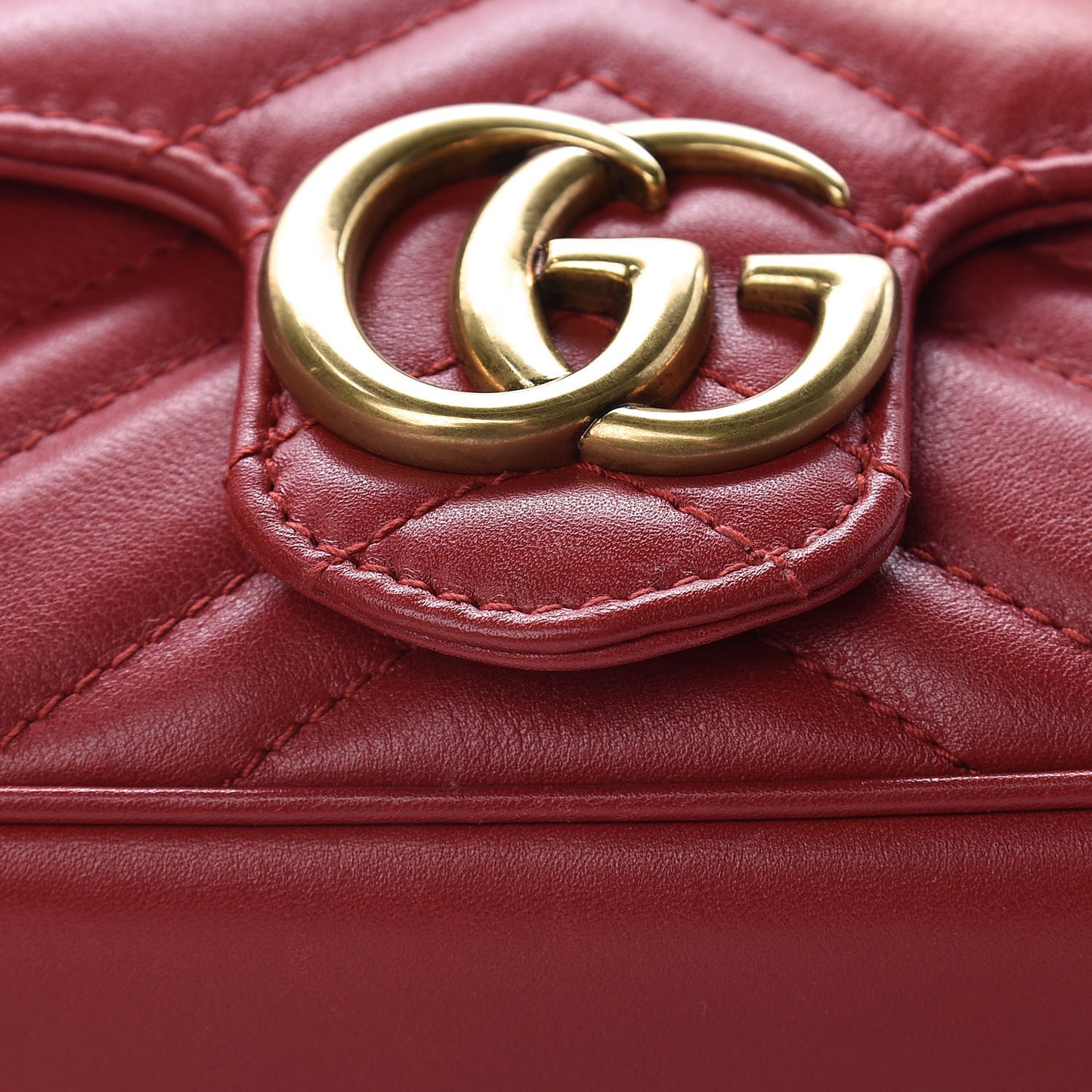 Calfskin Matelasse Super Mini GG Marmont Shoulder Bag Hibiscus Red