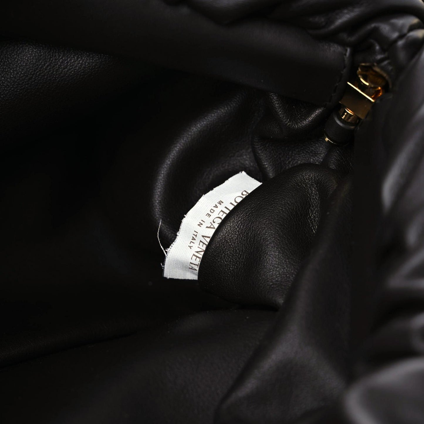 Calfskin The Pouch Chain Ebano