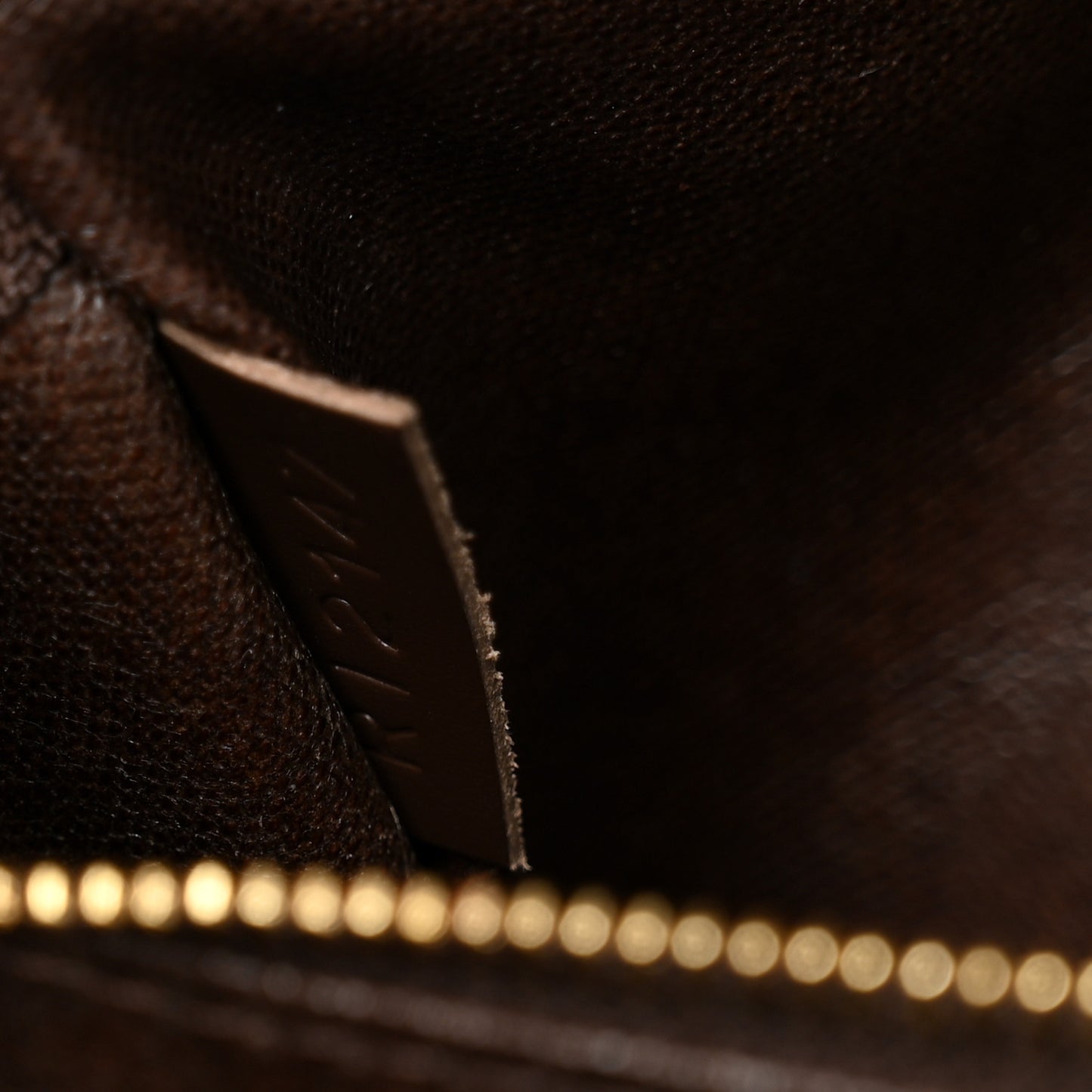Damier Ebene Toiletry Bag 25