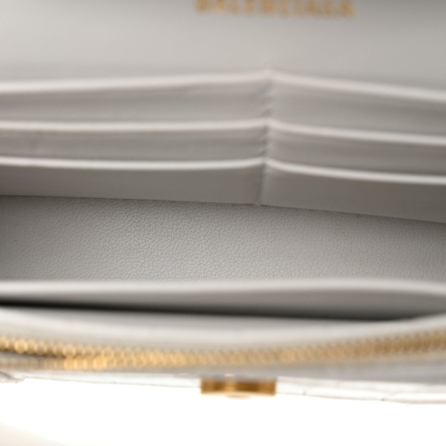 Shiny Calfskin Crocodile Embossed Hourglass Chain Bag White