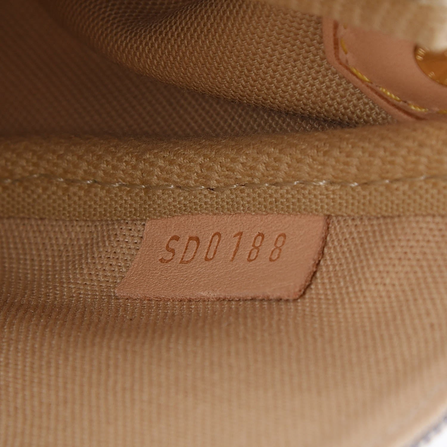 Louis Vuitton Damier Azur Favorite MM 8 of 8