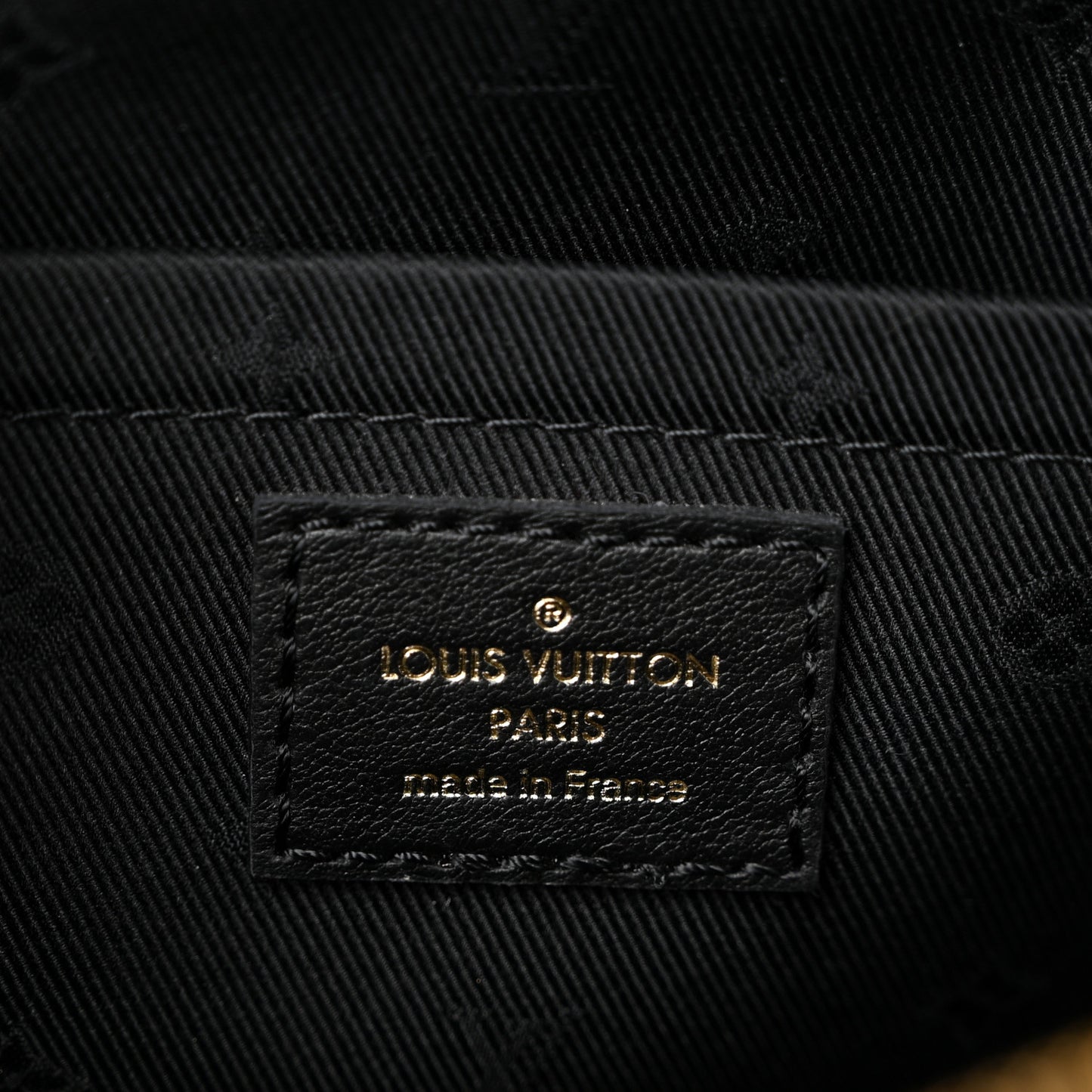 Calfskin Bubblegram Alma BB Black