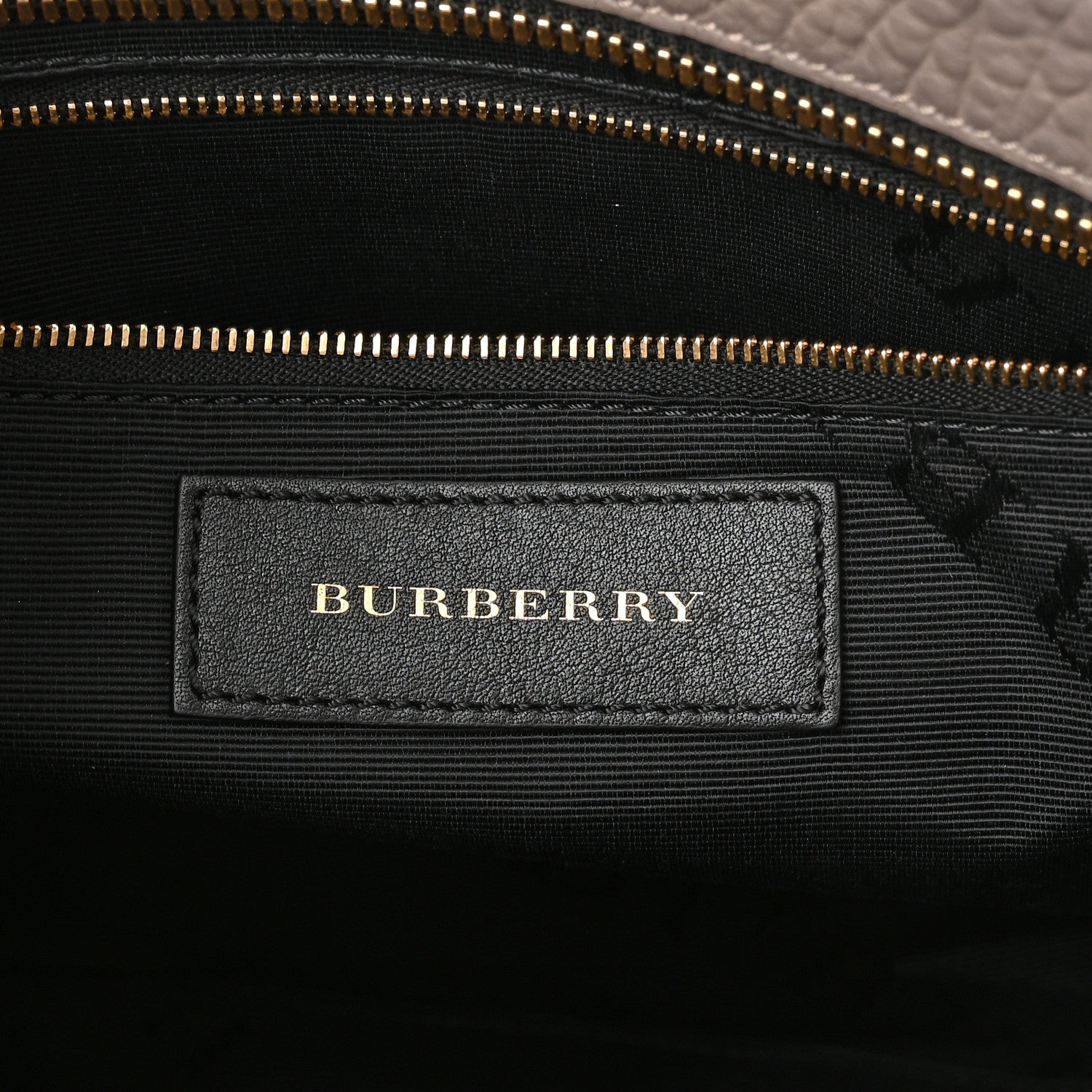 Burberry Signature Grain Medium Gainsborough Pale Grey 5 of 8