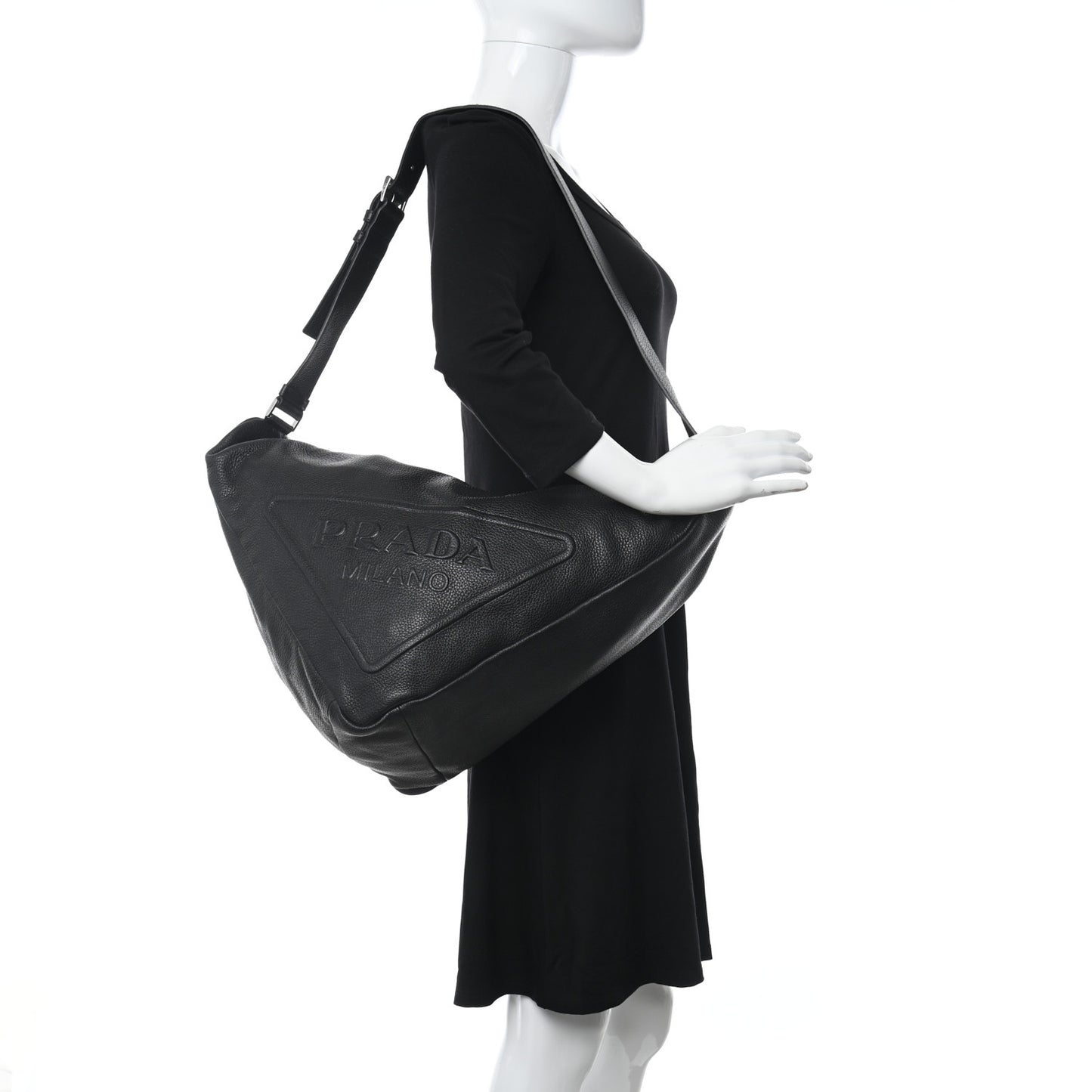 Vitello Daino Triangle Shoulder Bag Black