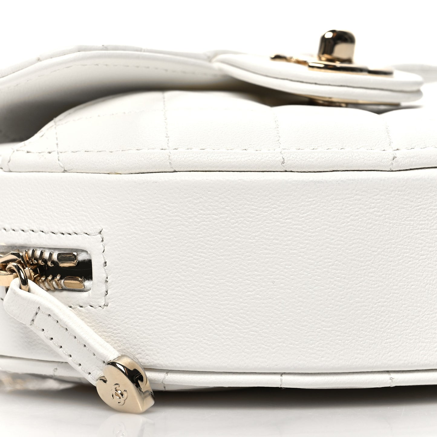 Lambskin Quilted CC In Love Heart Clutch With Chain White