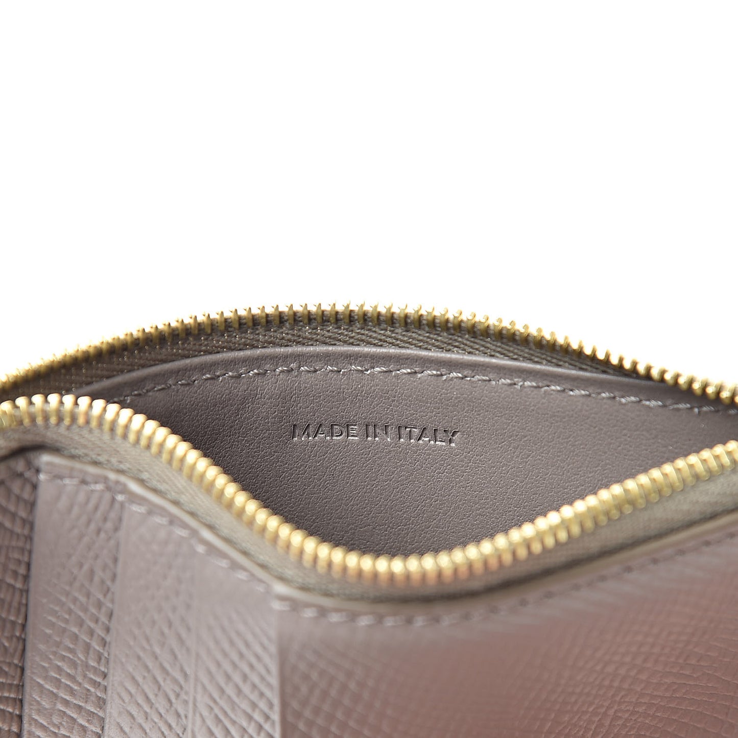 Grained Calfskin Zipped Card Holder Pebble