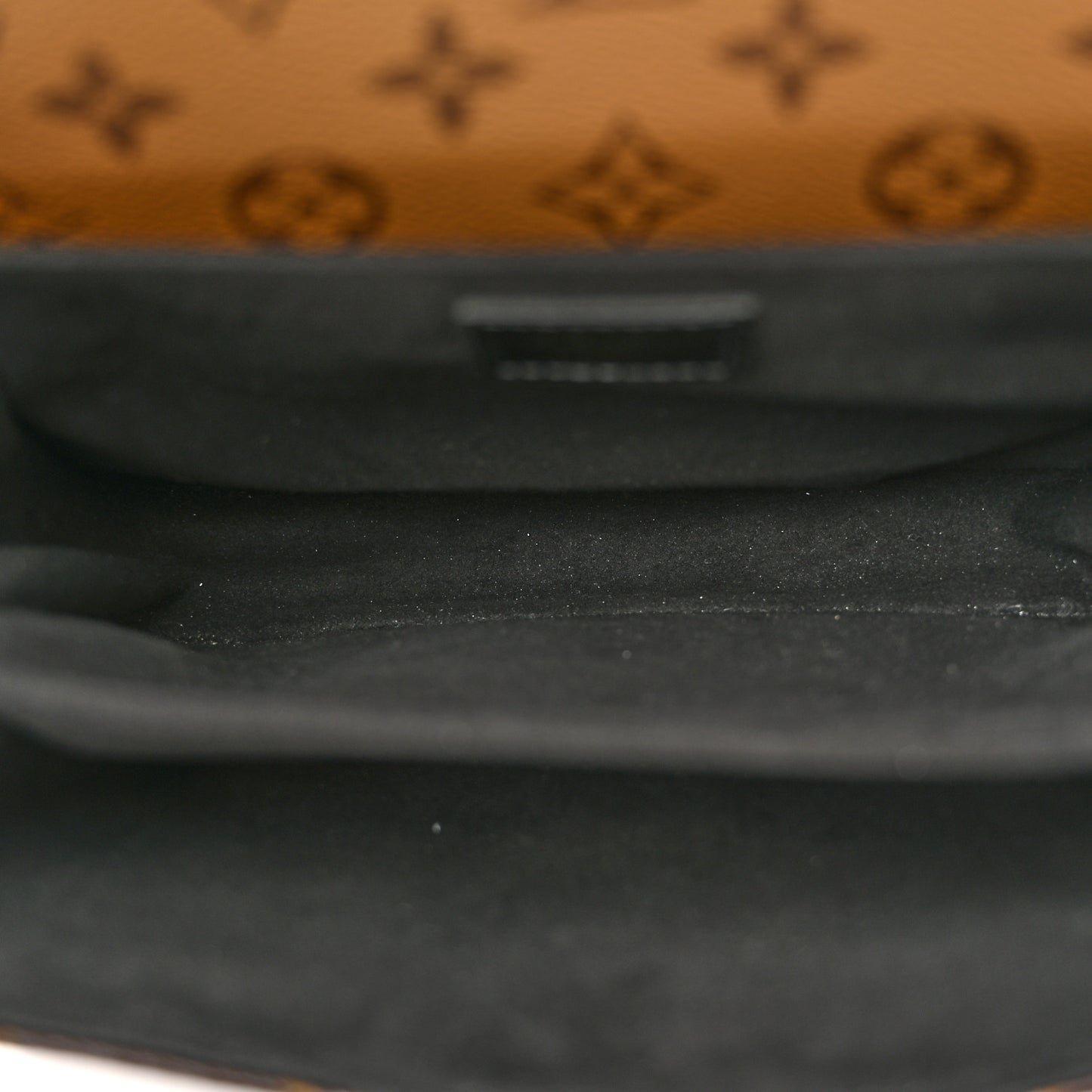 Reverse Monogram Pochette Metis