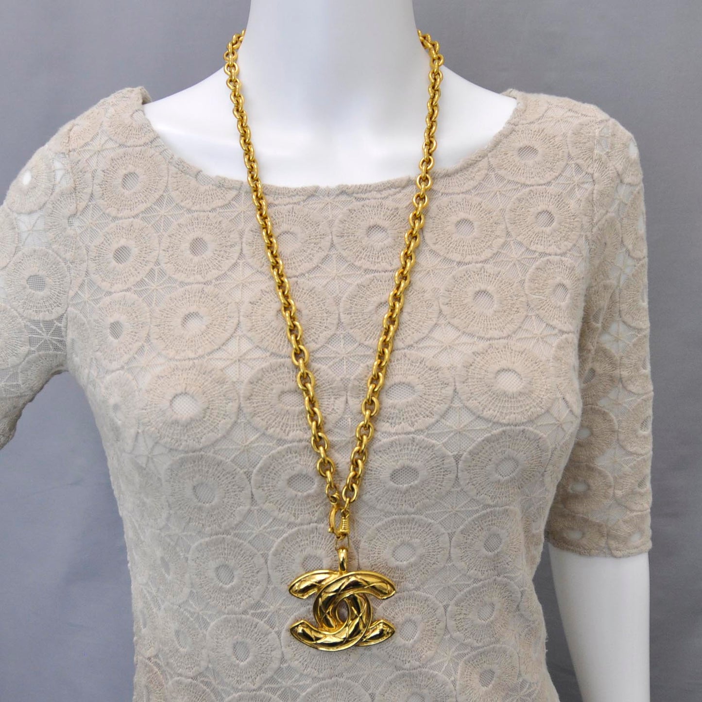 Quilted CC Long Necklace Gold