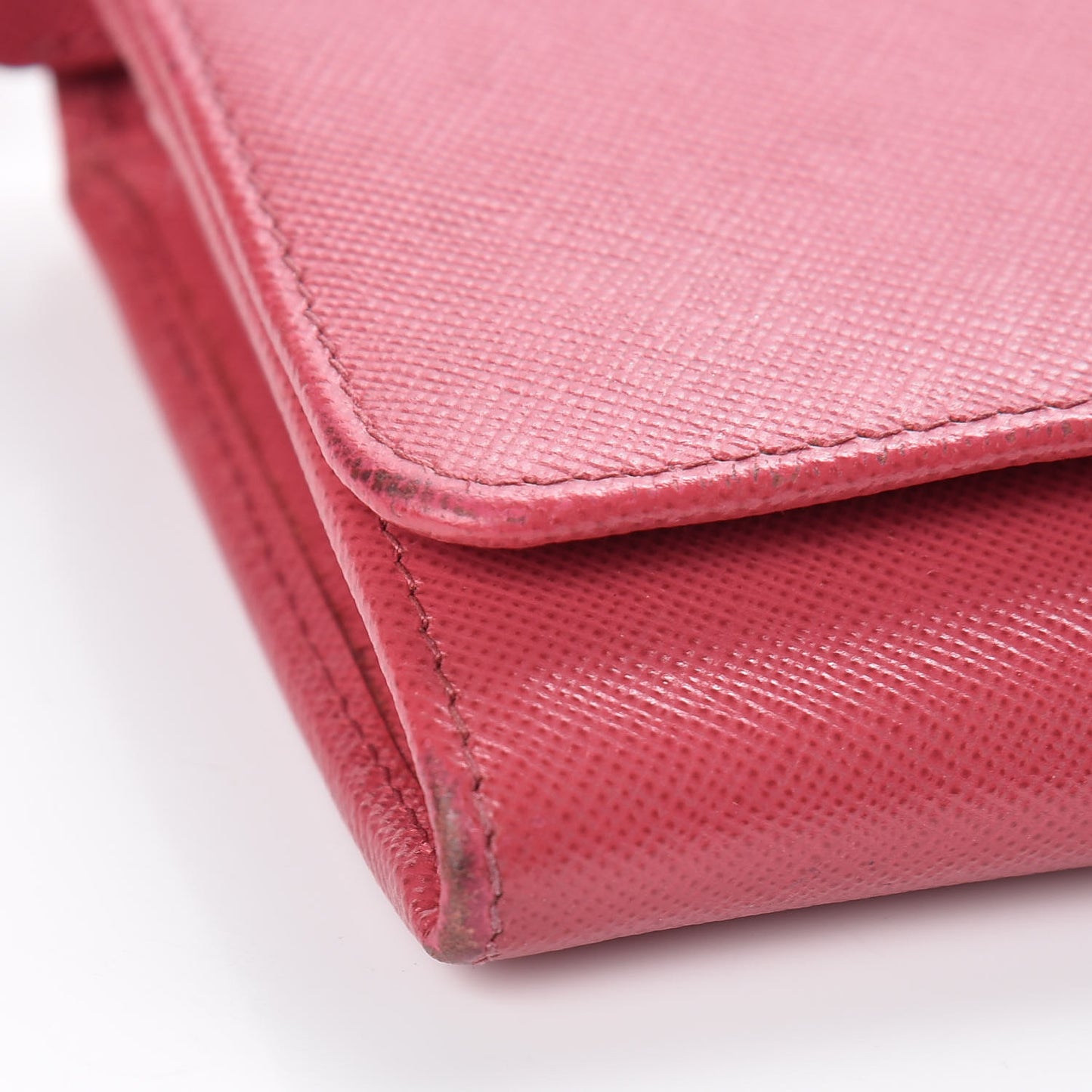 Saffiano Metal Oro Chain Wallet Peonia