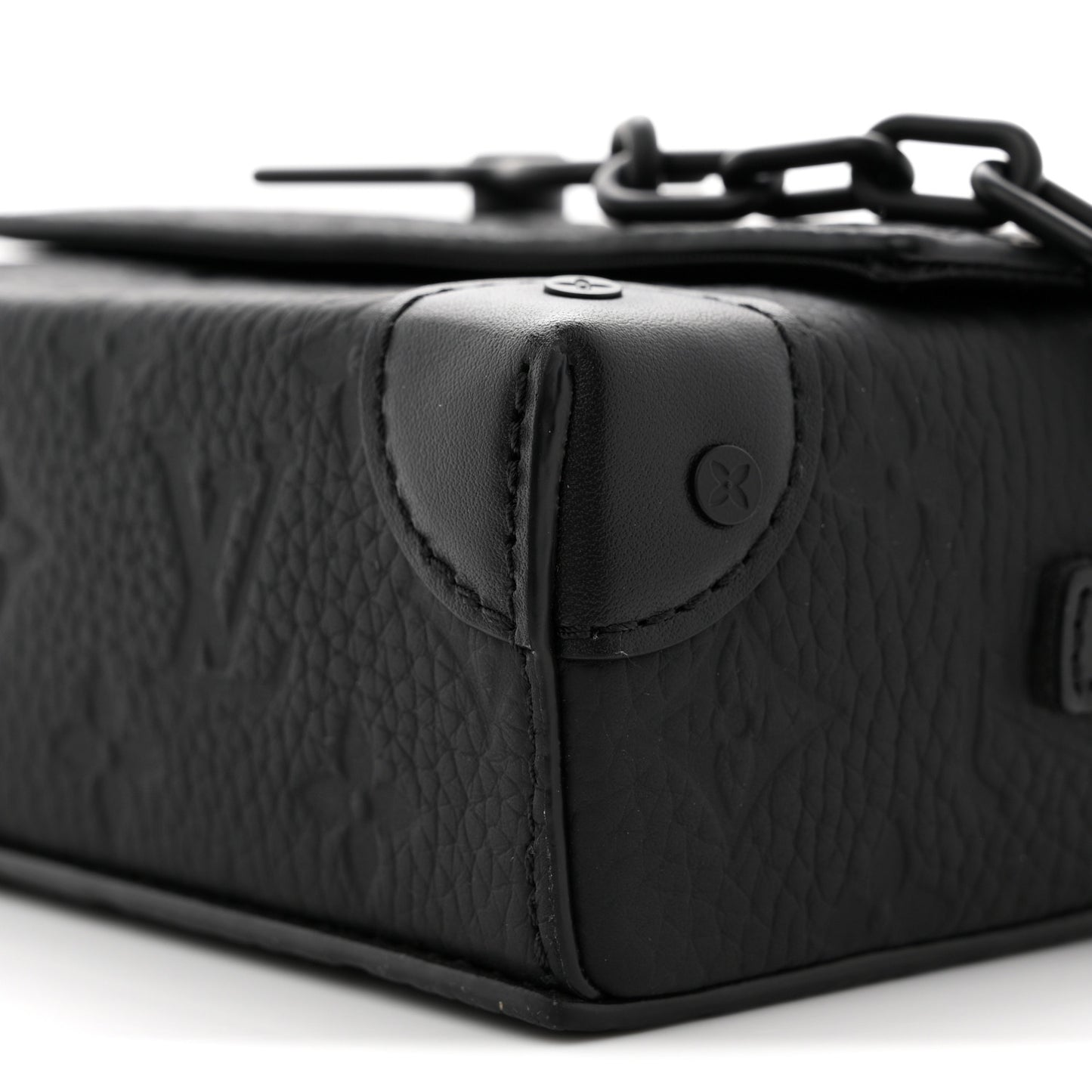 Taurillon Monogram Steamer Wearable Wallet Black