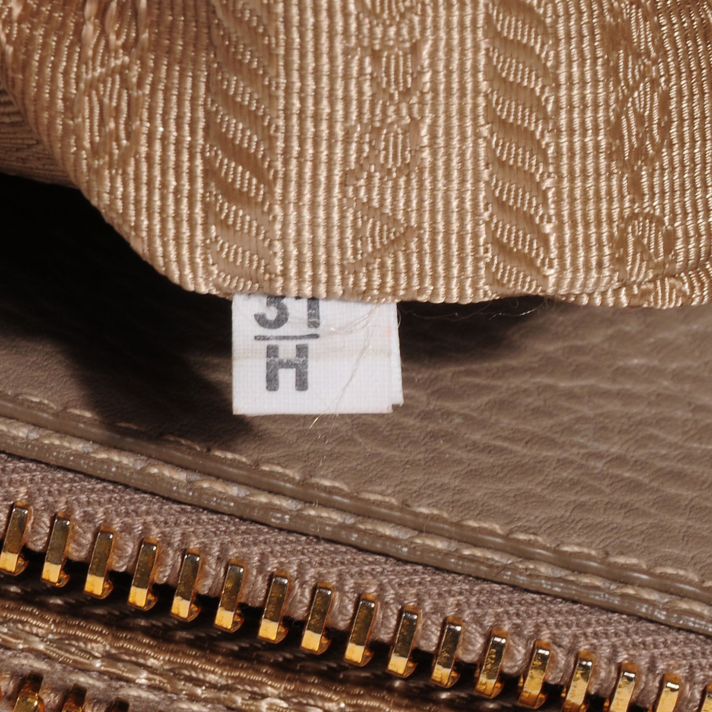 Vitello Daino Executive Tote Argilla