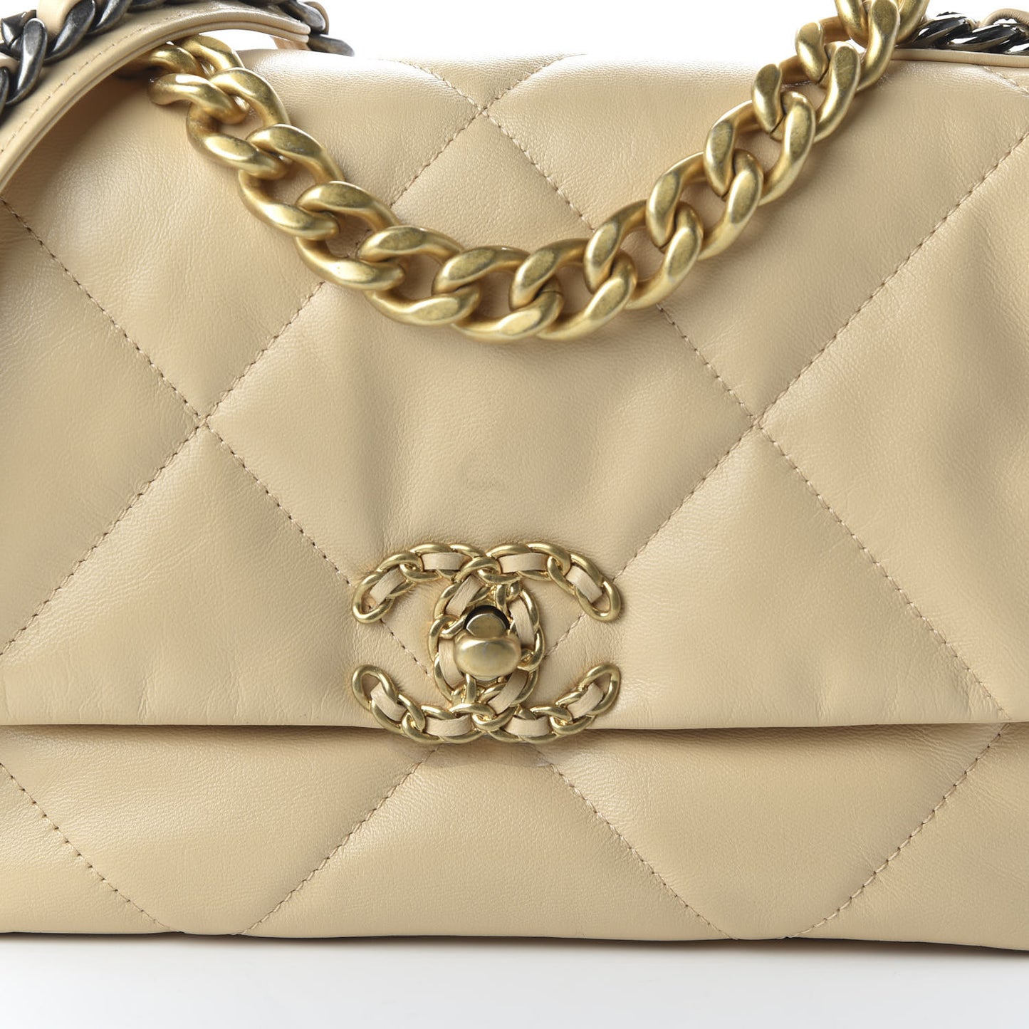 Lambskin Quilted Medium 19 Flap Beige