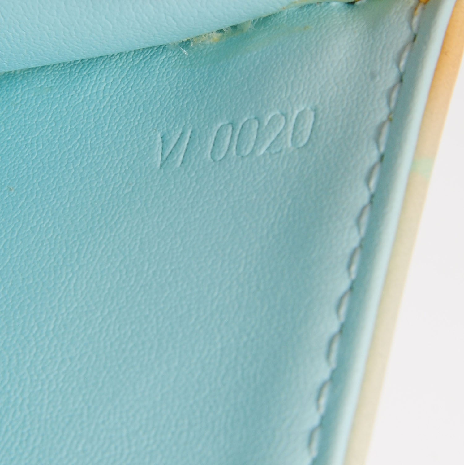 Louis Vuitton Vernis Fleurs Pochette 7 of 7