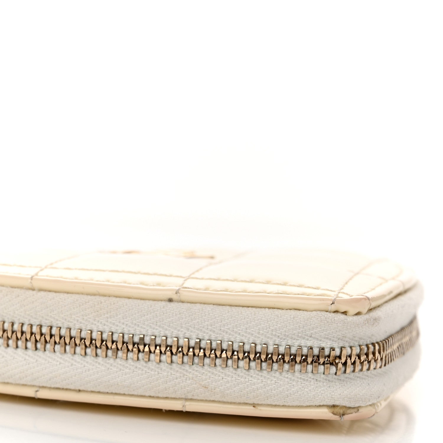 Chanel Patent Calfskin Resin Quilted CC Heart Clutch With Chain Black 14 of 18