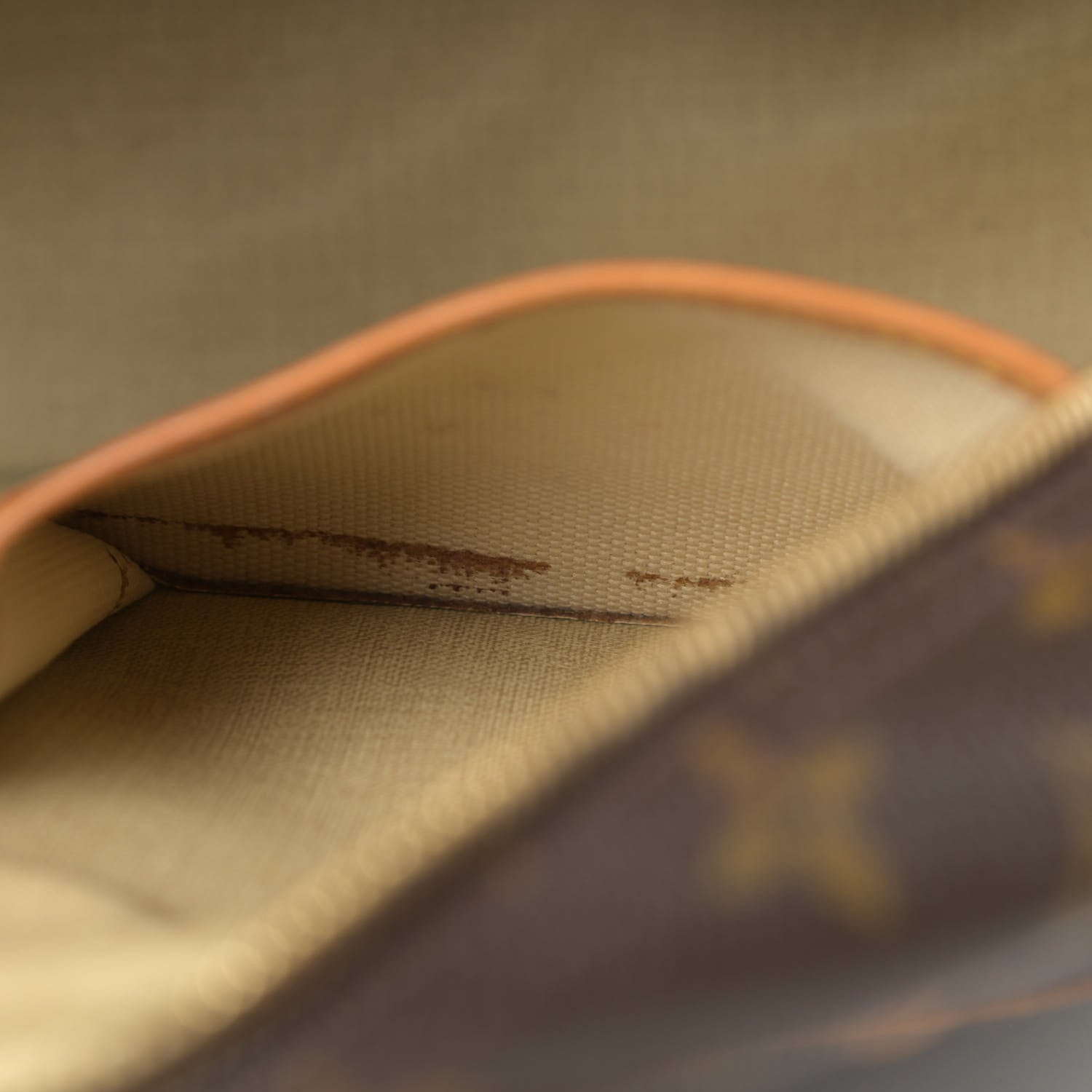 Louis Vuitton Monogram Deauville 13 of 23