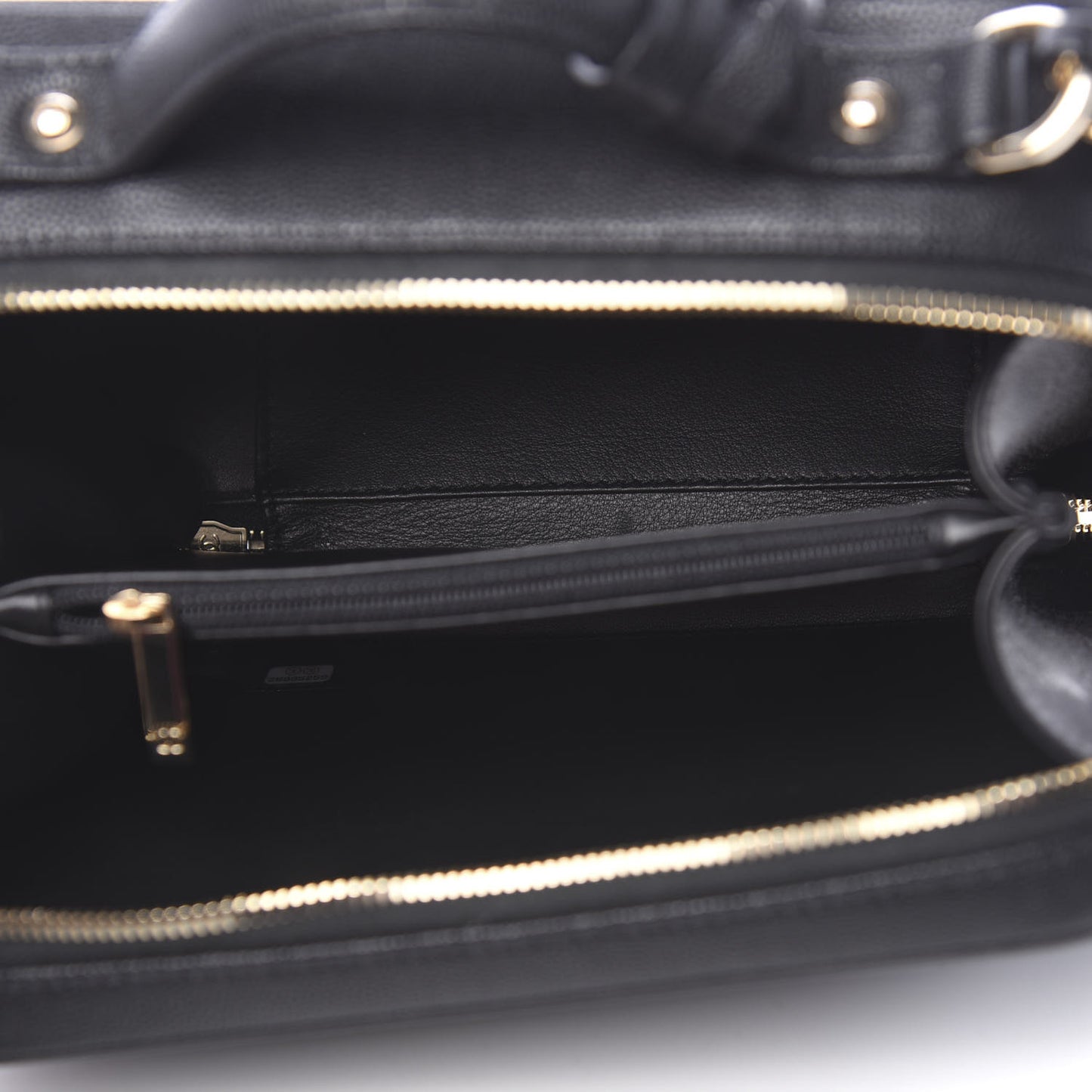 Caviar Quilted Medium CC Filigree Vanity Case Black