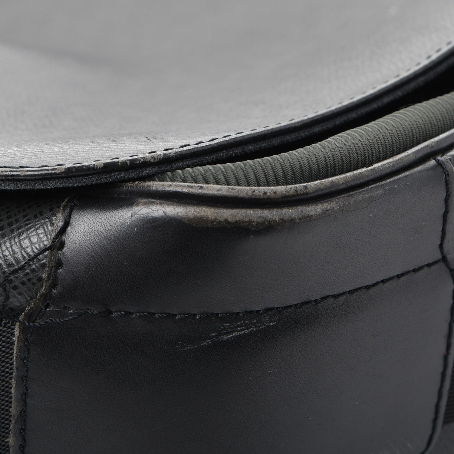 Louis Vuitton Taiga Viktor Messenger Bag Ardoise 14 of 17