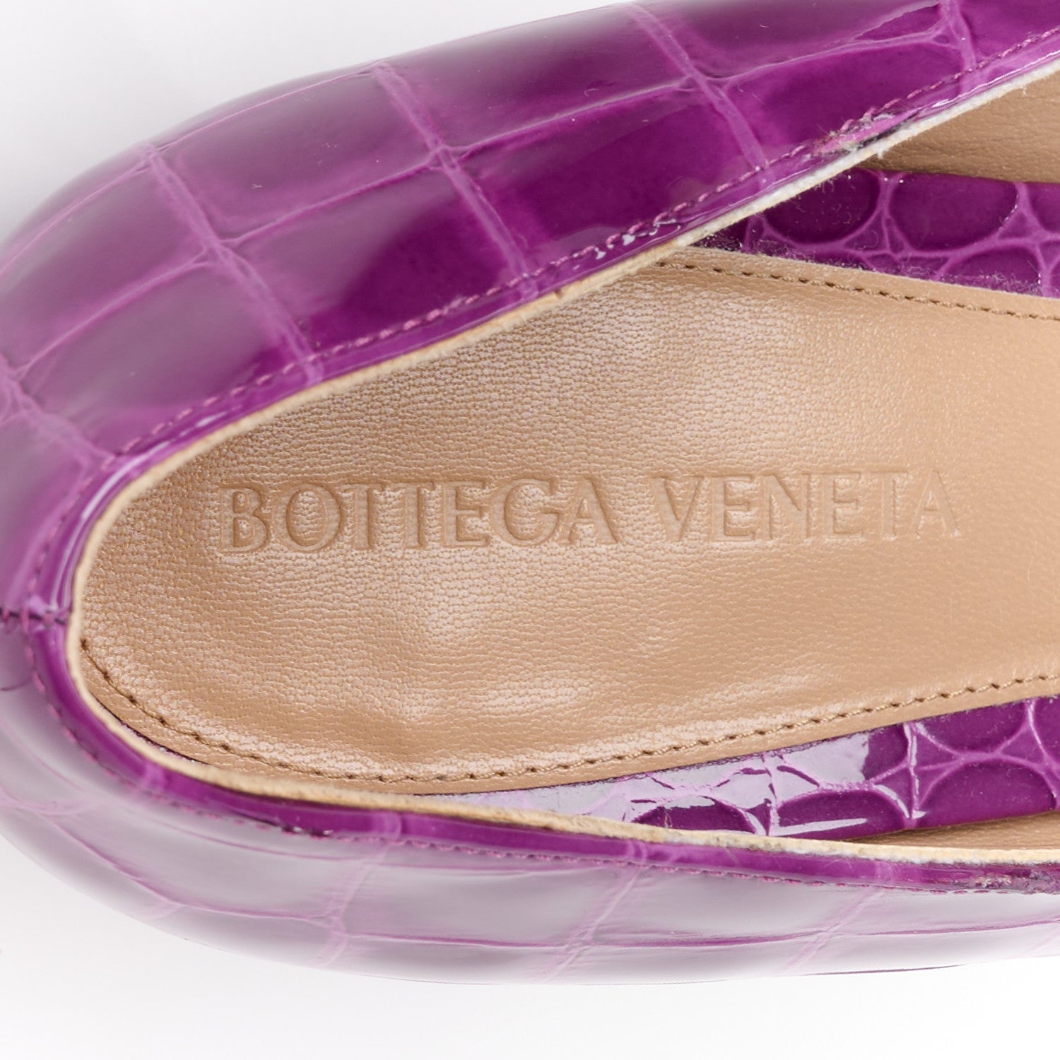 Bottega Veneta Gloss Calfskin Crocodile Embossed Punta Wedge Heels 40 Venom 8 of 9