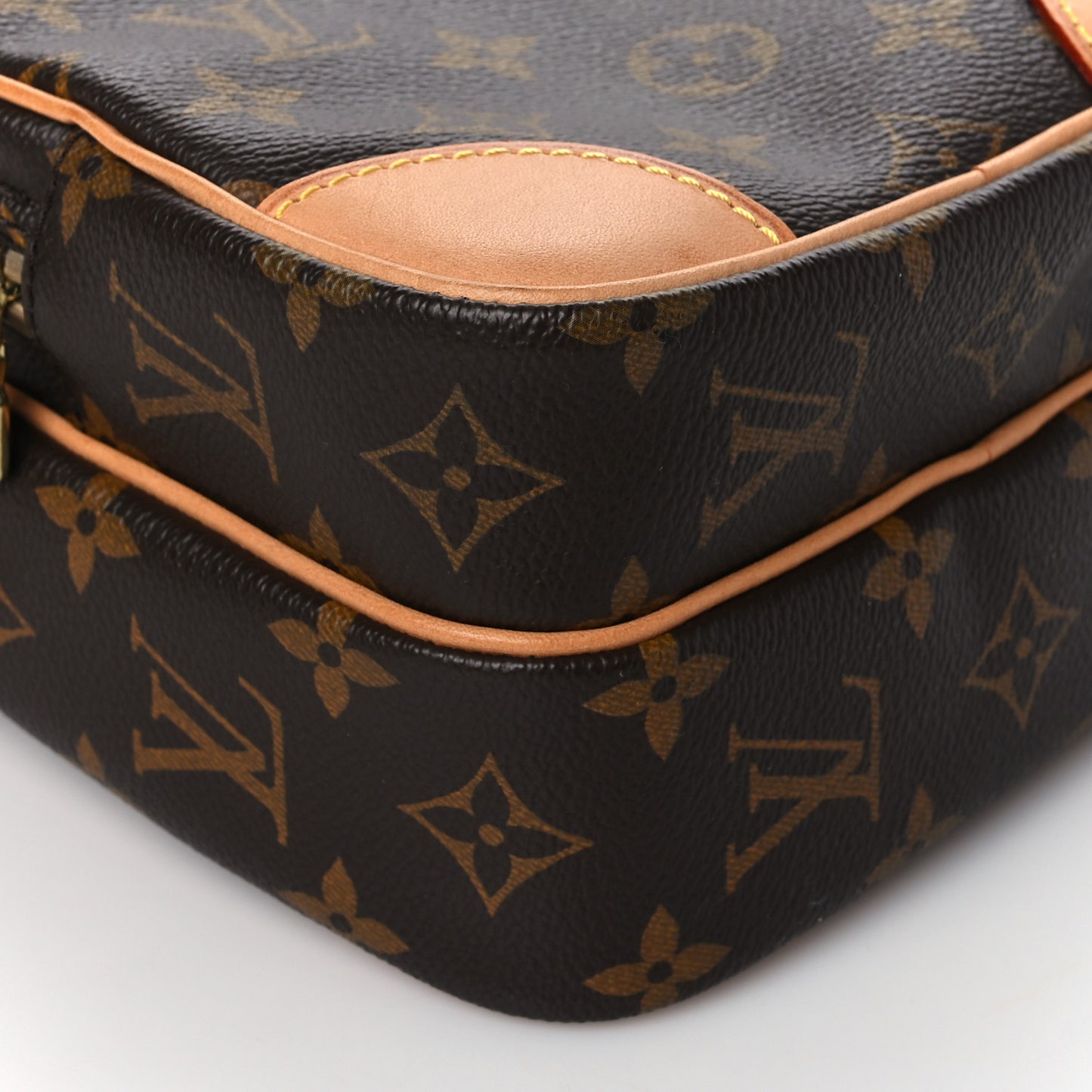 Monogram Amazone