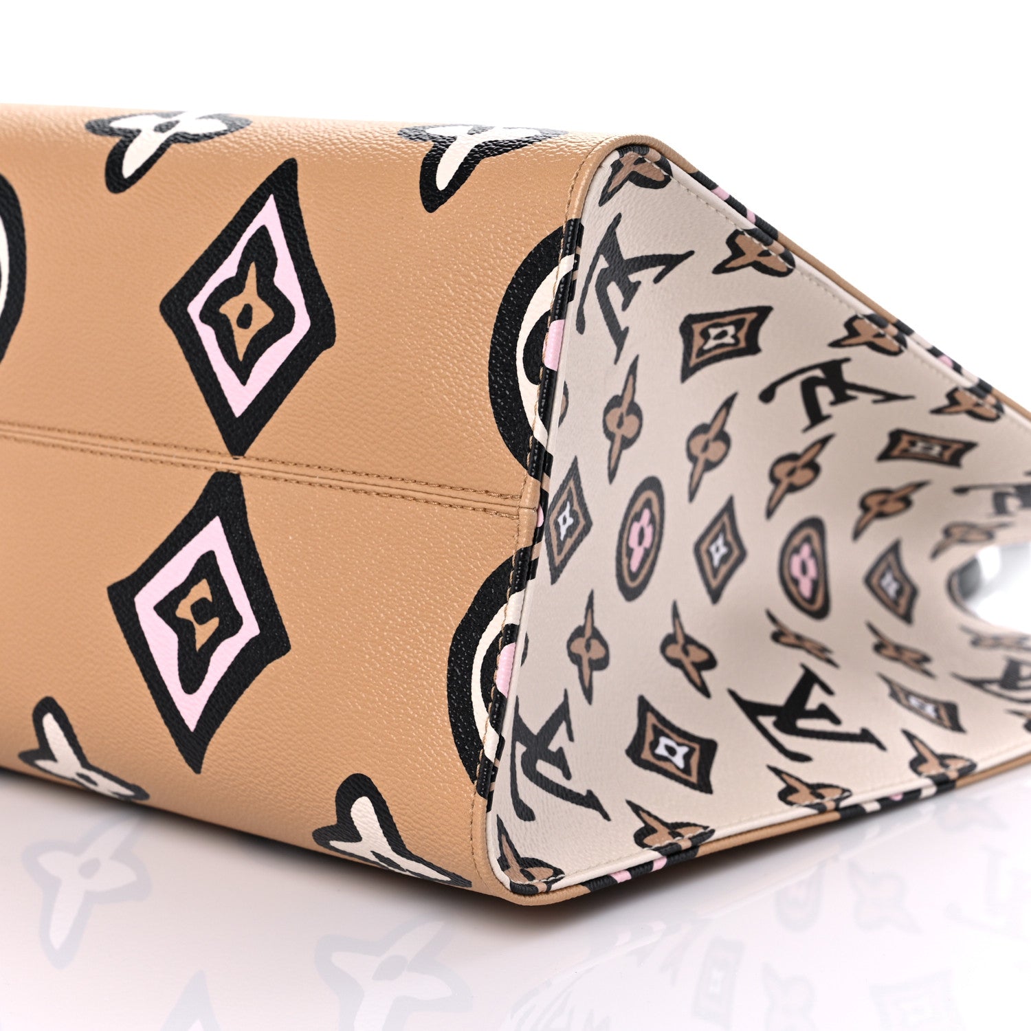 Louis Vuitton Monogram Giant Wild At Heart Onthego GM Arizona 8 of 9