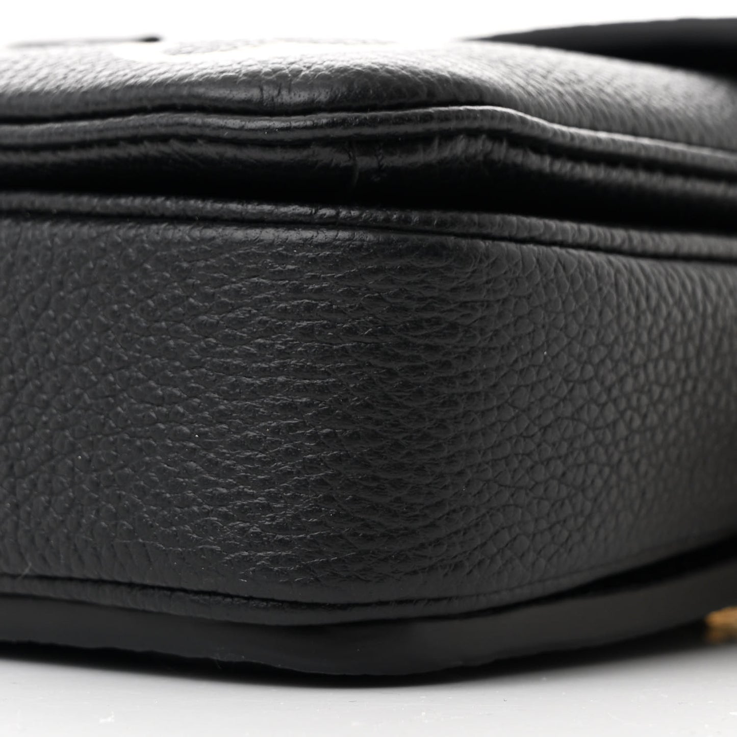 Empreinte Monogram Giant Pochette Metis East West Black Beige