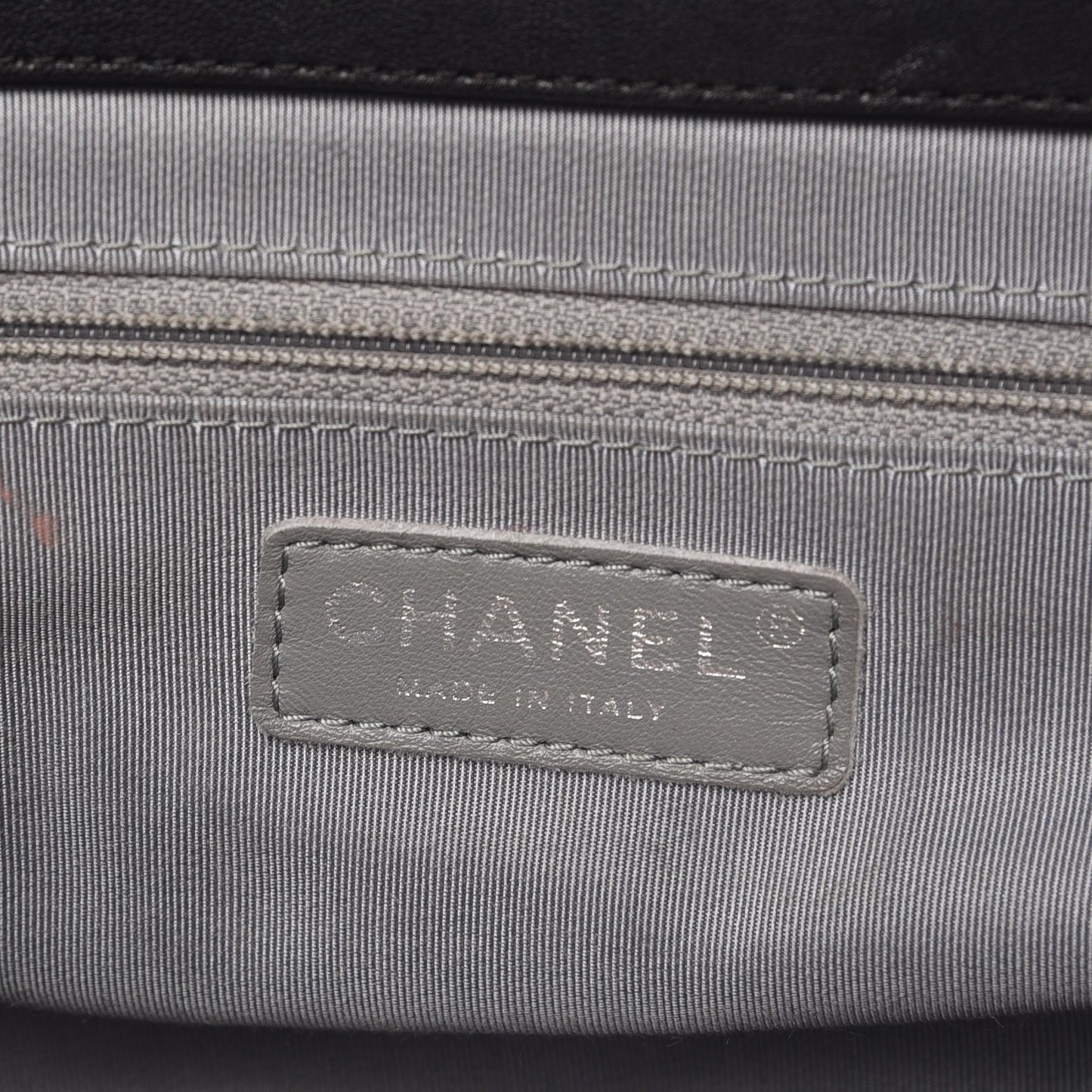 Washed Lambskin Quilted Medium Chain Around Messenger Black