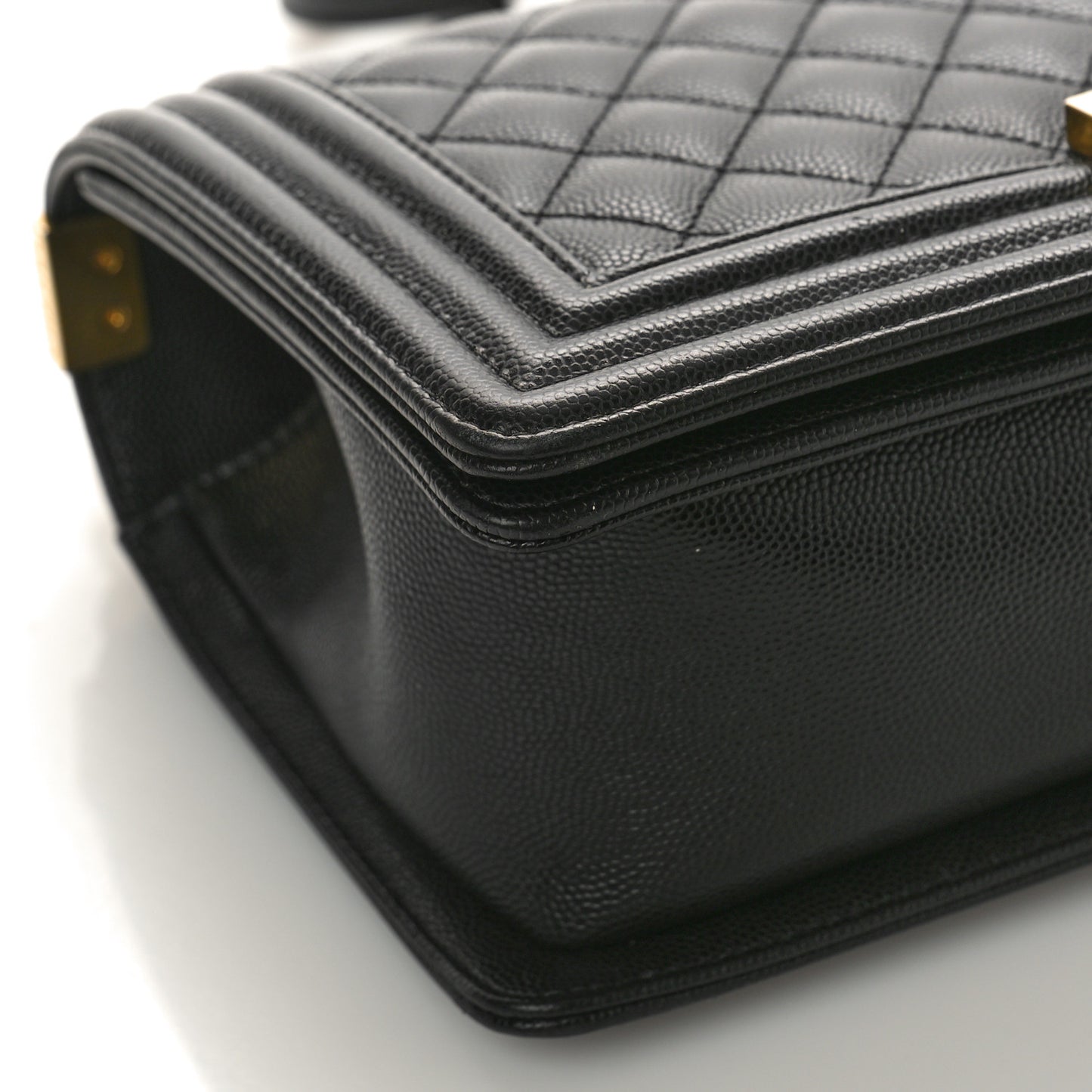 Caviar Quilted Medium Boy Flap Black