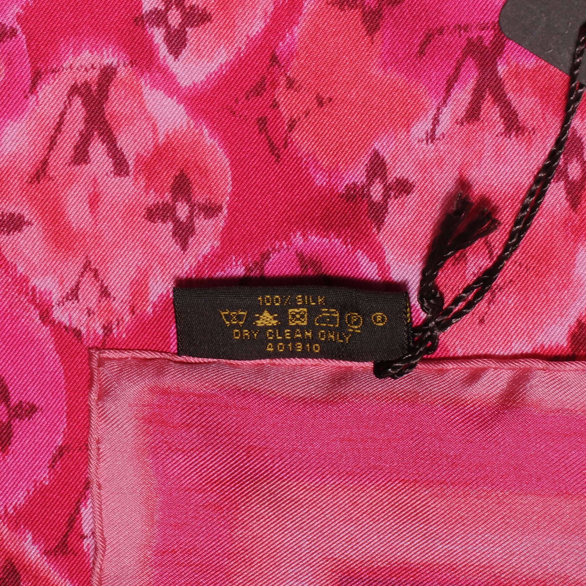 Louis Vuitton Silk Monogram Ikat Summer Square Scarf Rose Indien 5 of 5