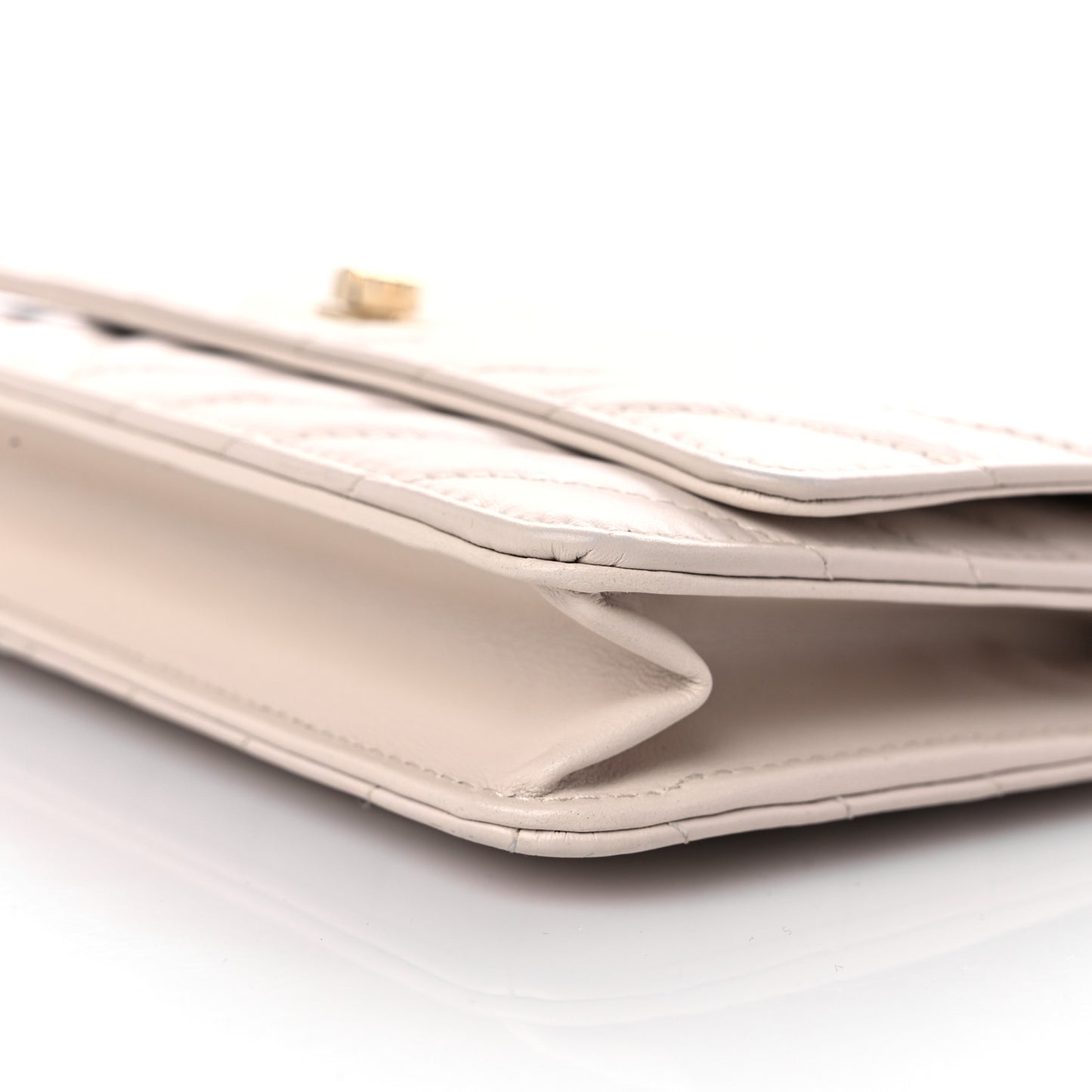 Aged Calfskin Chevron Quilted Reissue Wallet On Chain WOC White
