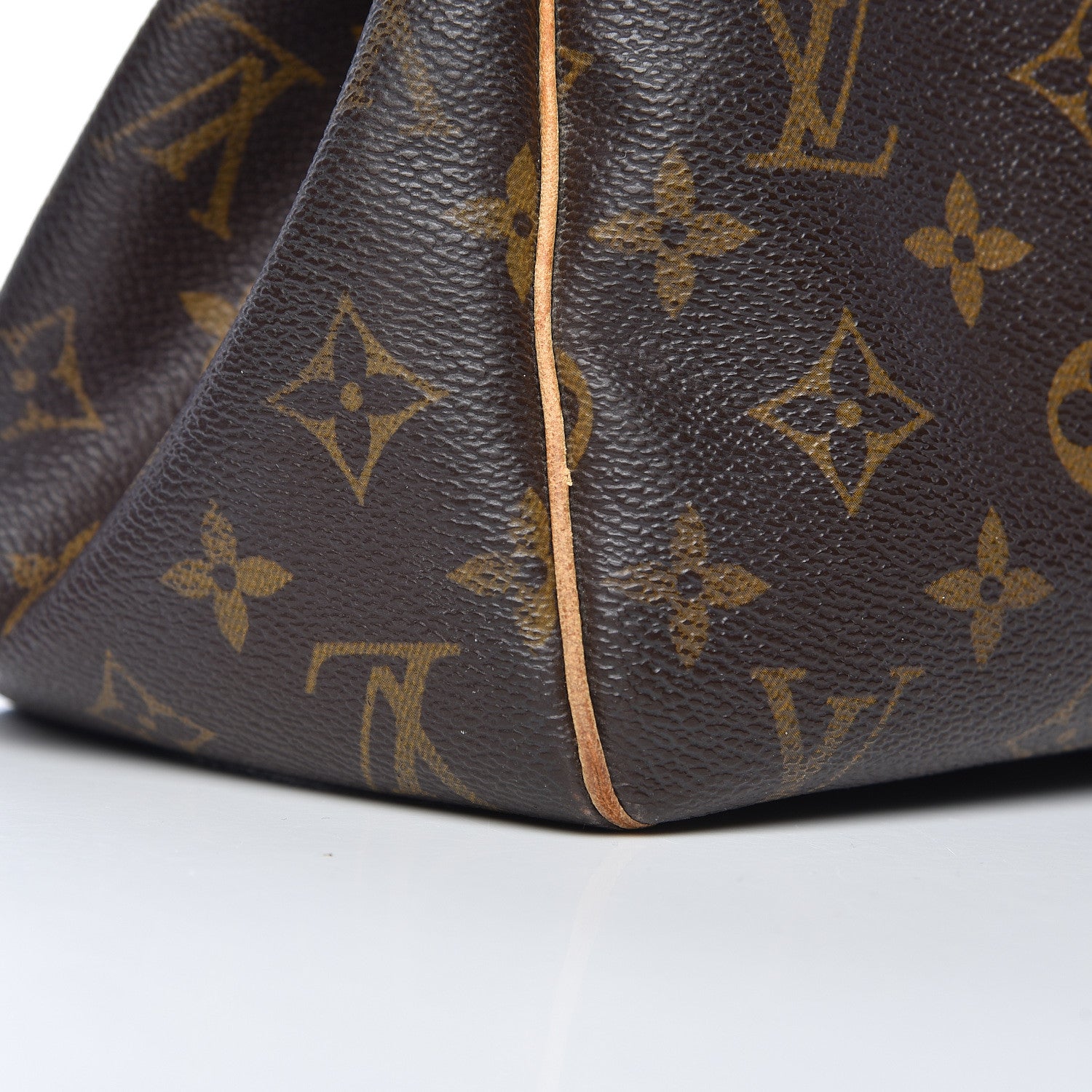 Louis Vuitton Monogram Batignolles Horizontal 28 of 32