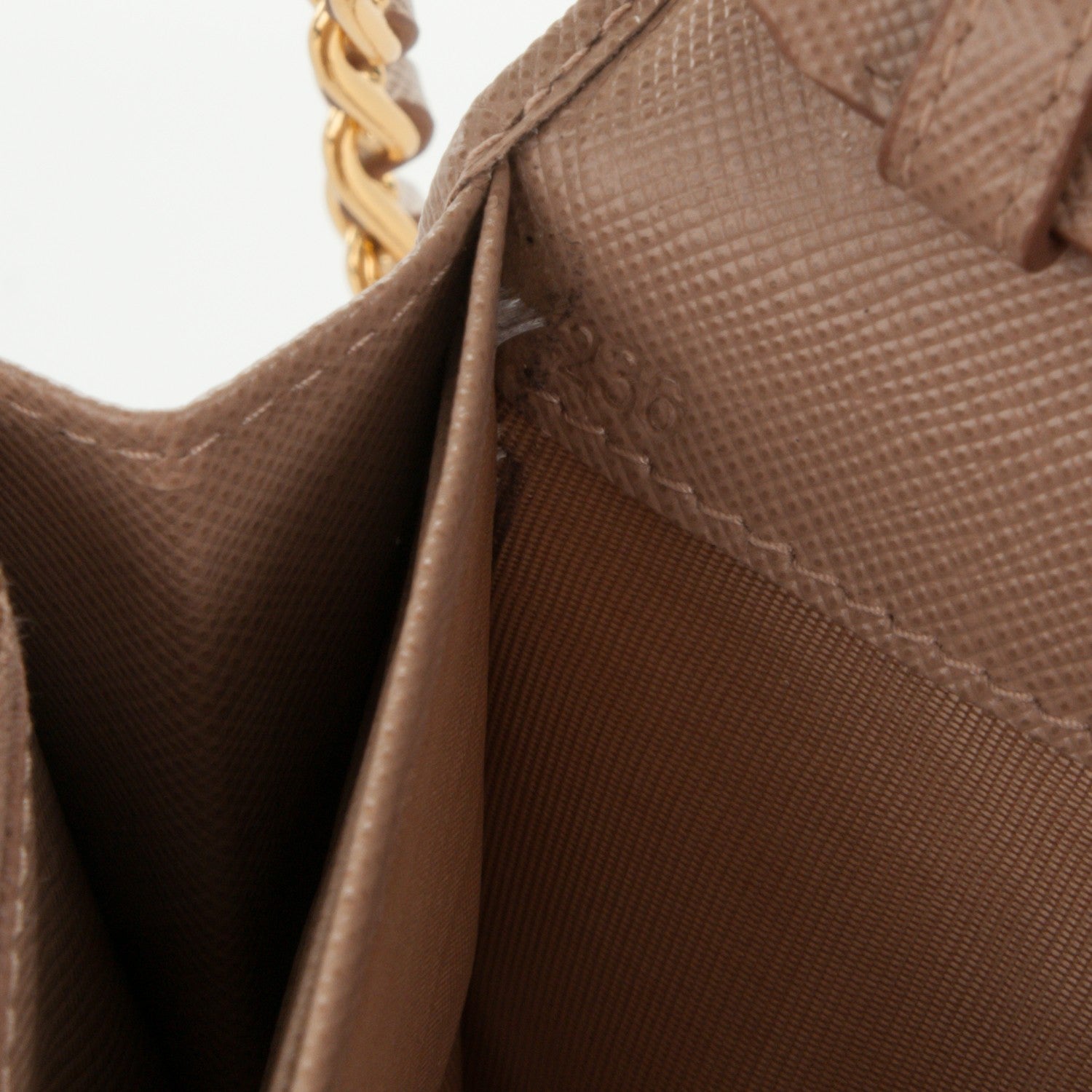 Prada Saffiano Metal Oro Chain Wallet Cammeo 8 of 8