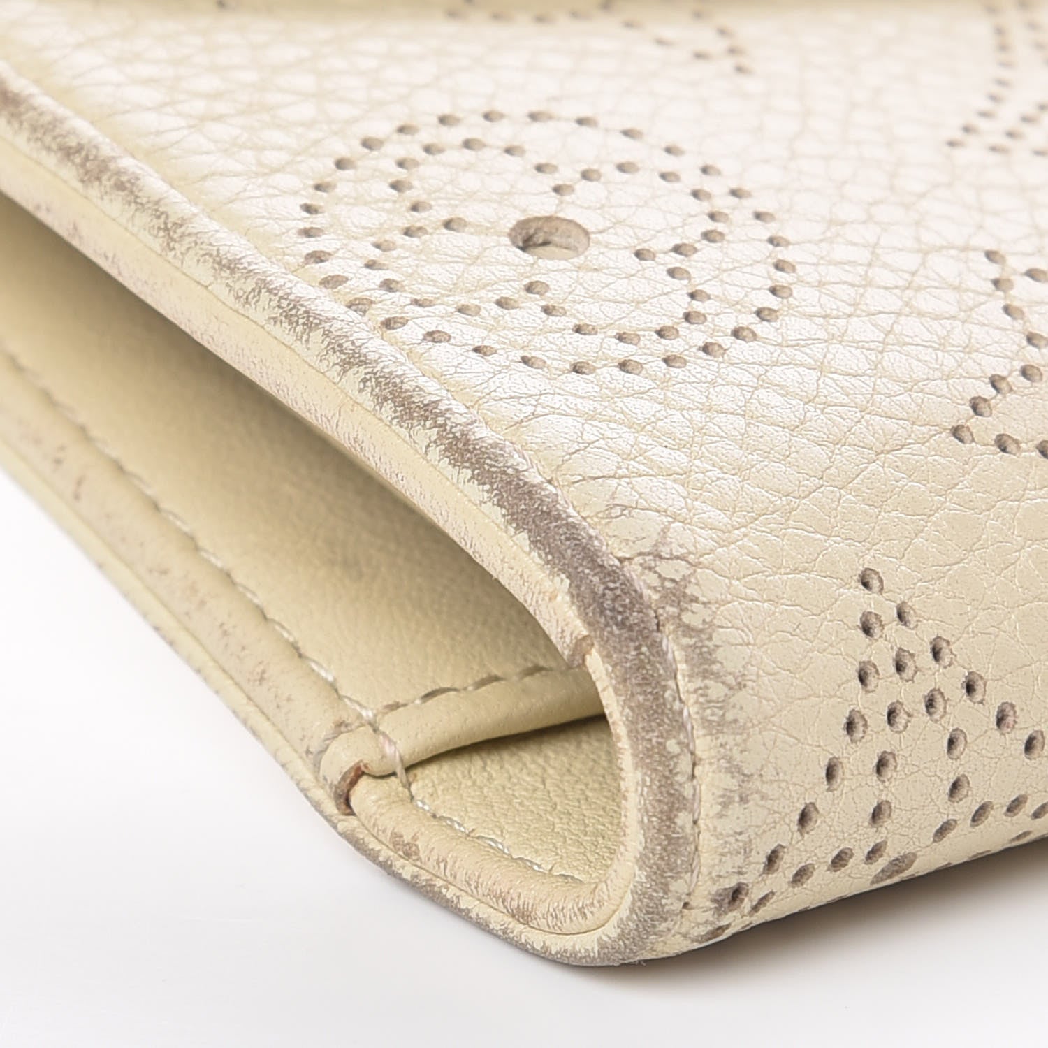 Louis Vuitton Mahina Amelia Wallet Ivory 12 of 16