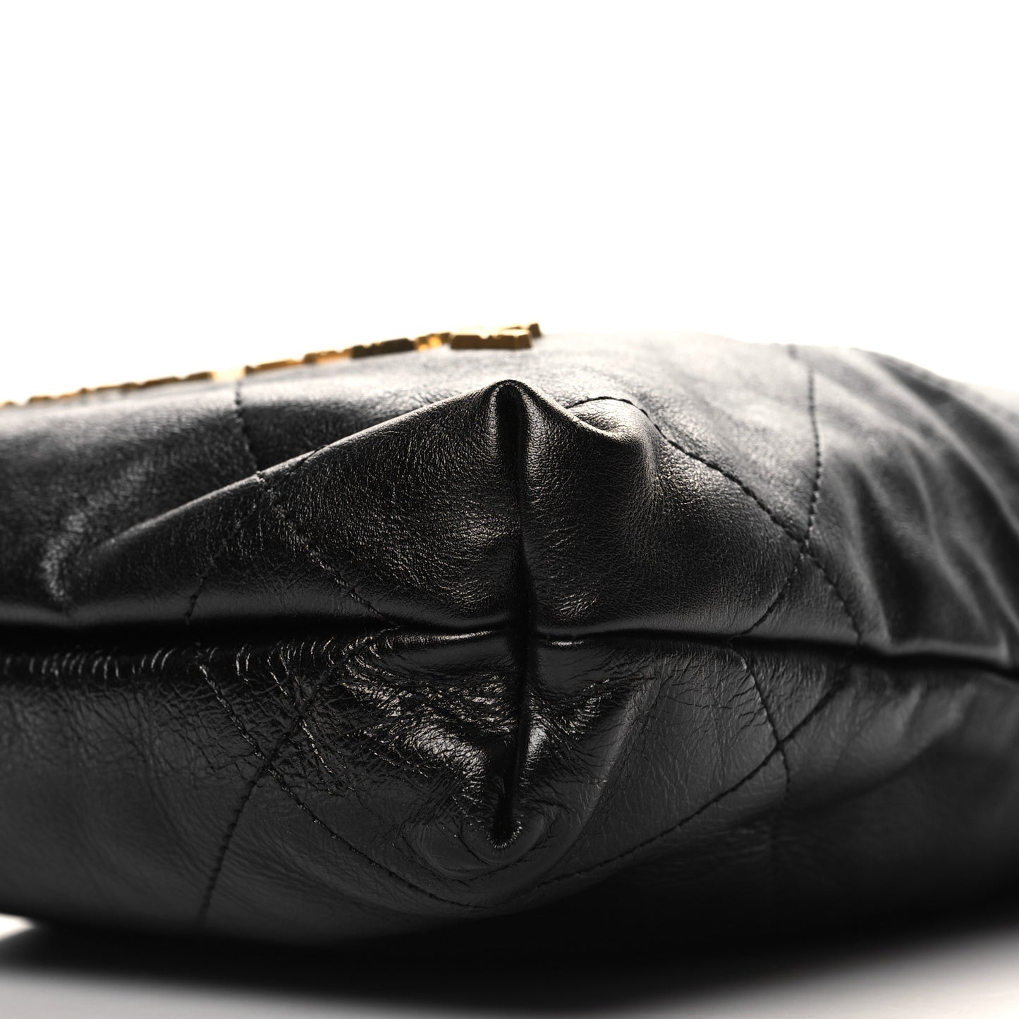 Shiny Crumpled Calfskin Quilted Pearl Mini Chanel 22 Black
