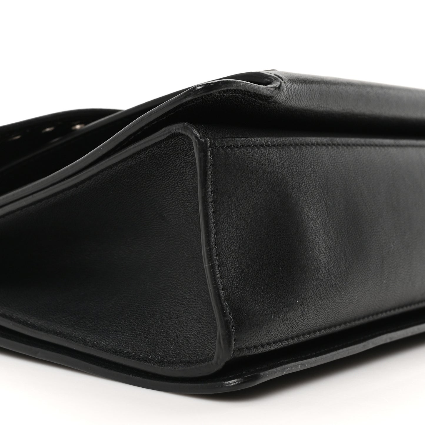 Goatskin Grommet Medium GV3 Shoulder Bag Black