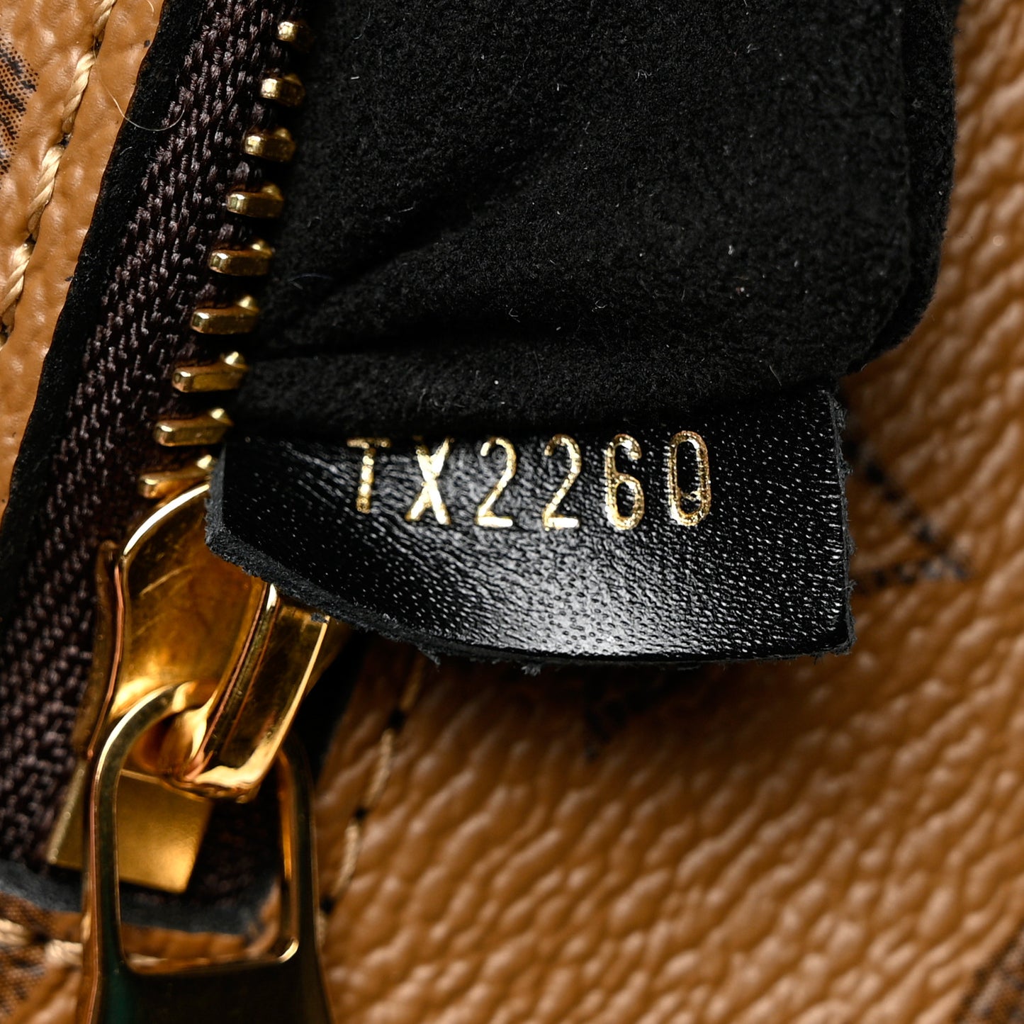 Reverse Monogram Pochette Metis