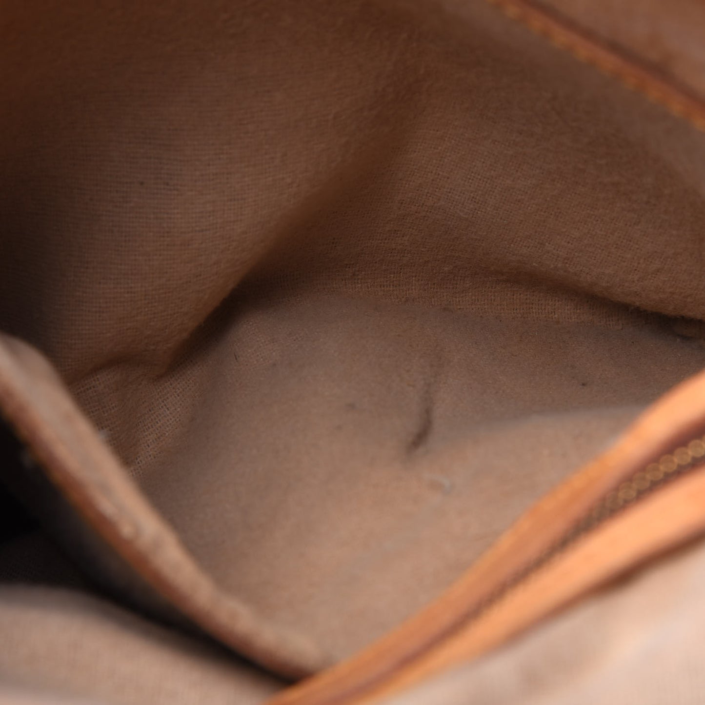 Monogram Petit Bucket 23