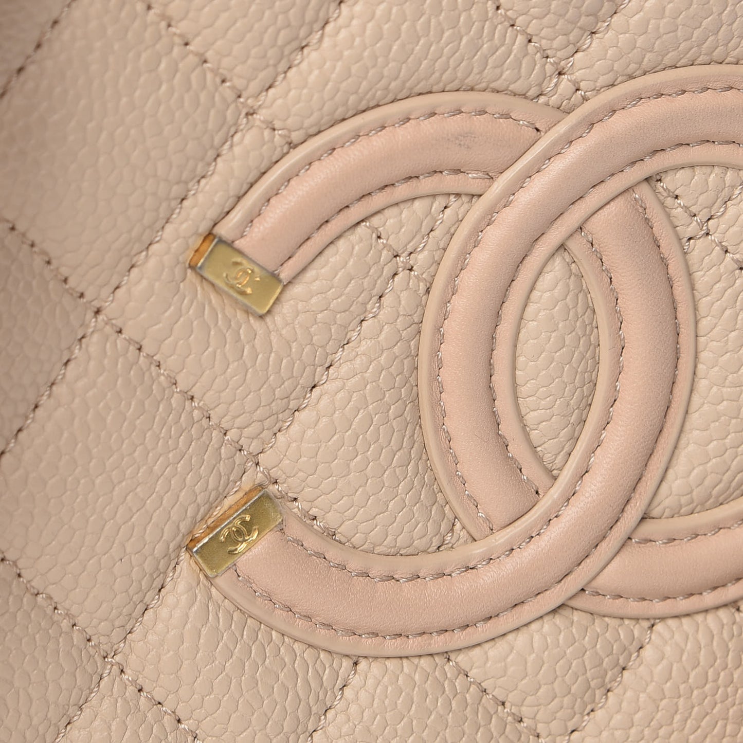Caviar Quilted Medium CC Filigree Vanity Case Beige
