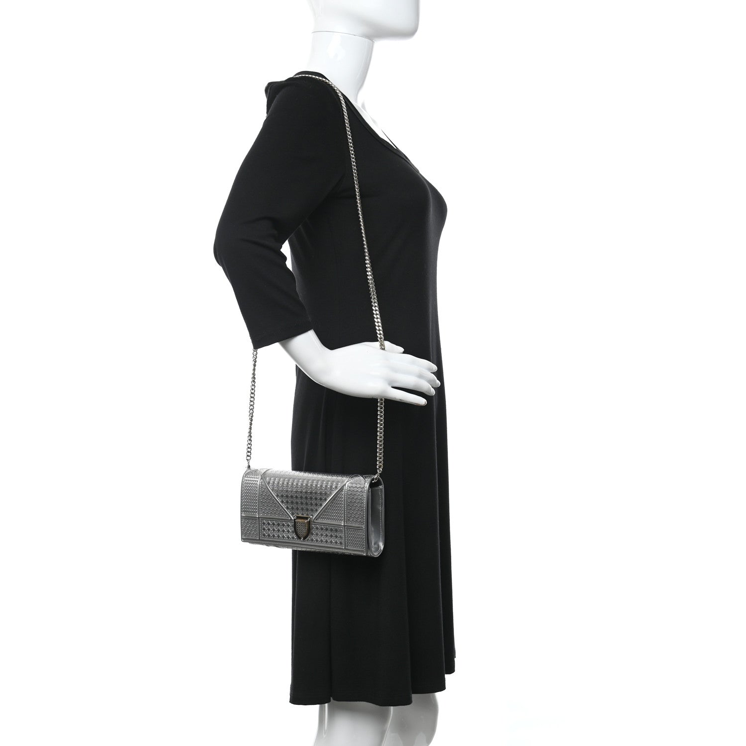 Christian Dior Metallic Patent Micro-Cannage Diorama Croisiere Chain Wallet Silver 3 of 12
