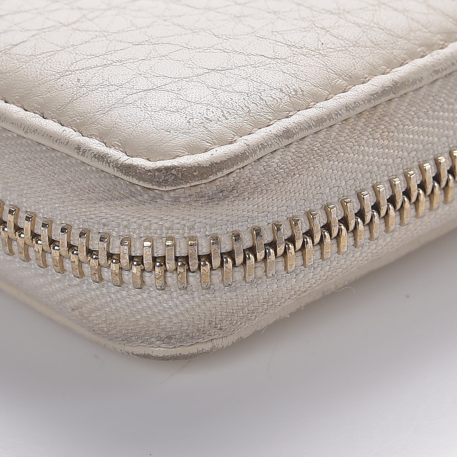 Gucci Pebbled Calfskin Soho Zip Around Wallet Off White 8 of 15