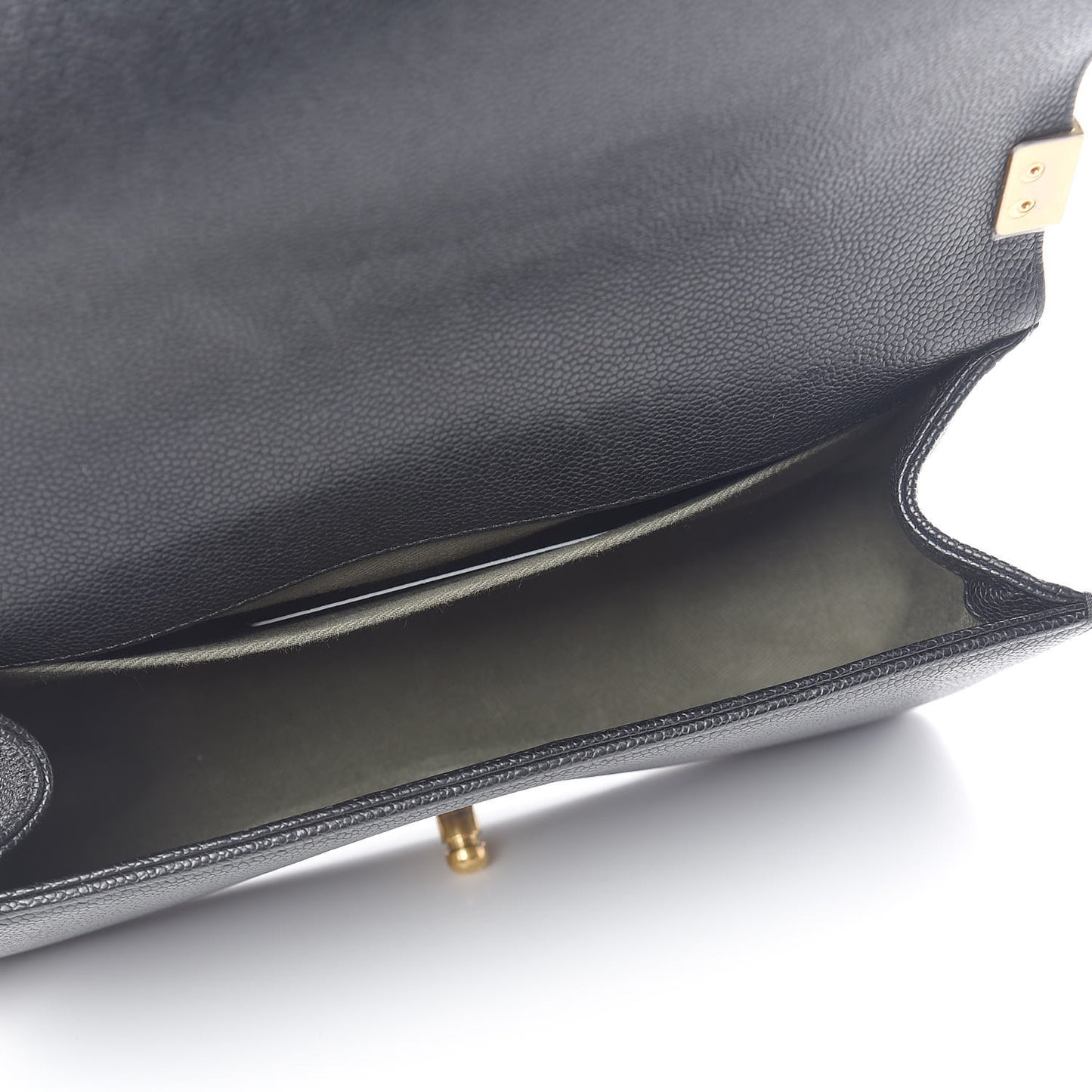 Caviar Quilted Medium Boy Flap Black