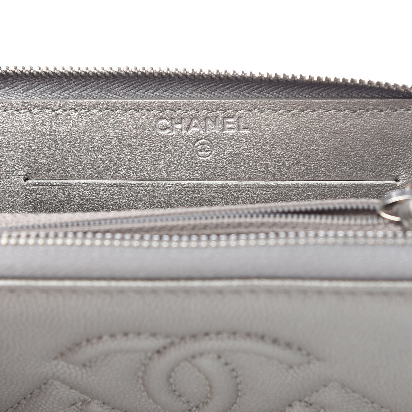 Metallic Caviar Quilted Medium Maxi CC Zip Around Wallet Grey